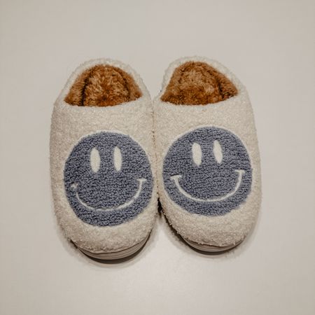 blue smiley face slippers 🤗🤗

amazon finds, house slippers, cozy, home essentials, shoe crush 

#LTKshoecrush #LTKGiftGuide #LTKhome