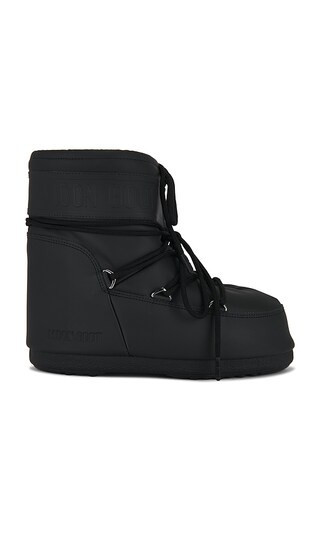 MOON BOOT Icon Low Rubber Boot in Black. - size 42-44 | Revolve Clothing (Global)