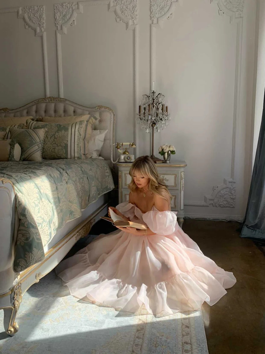 The Peach Skin French Puff | Selkie Collection