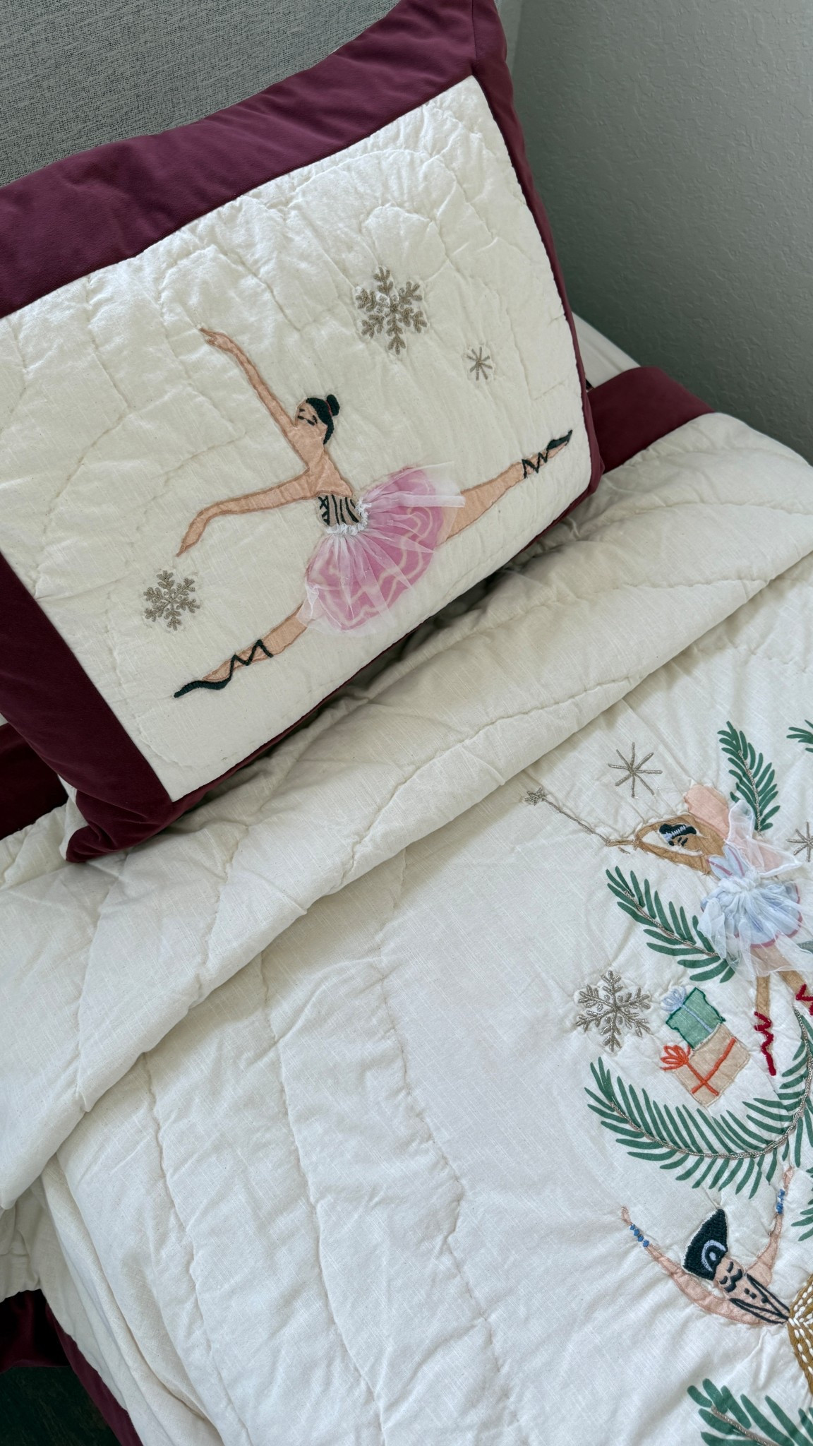 Kids Christmas bedding 

#LTKHome #LTKHoliday #LTKKids