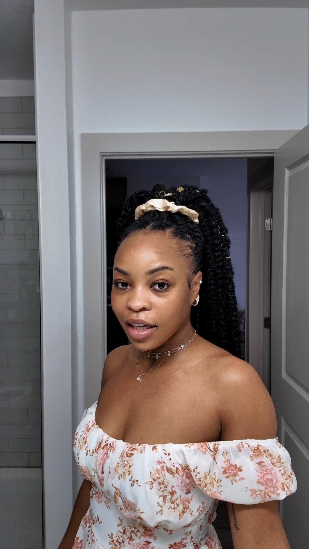 The routine I do when I don’t want to do my makeup 👀

On days when I don’t feel like doing a full face, this is the routine I reach for. A little skincare, laying my edges, and just a few makeup products like mascara, blush, and highlight to pull everything together. Quick, simple, and still polished.

#LTKbeauty #NoMakeupRoutine #MinimalMakeup #EverydayBeauty #BeautyRoutine #NaturalMakeup #BeautyEssentials #EverydayRoutine


#LTKBeauty #LTKgrwm