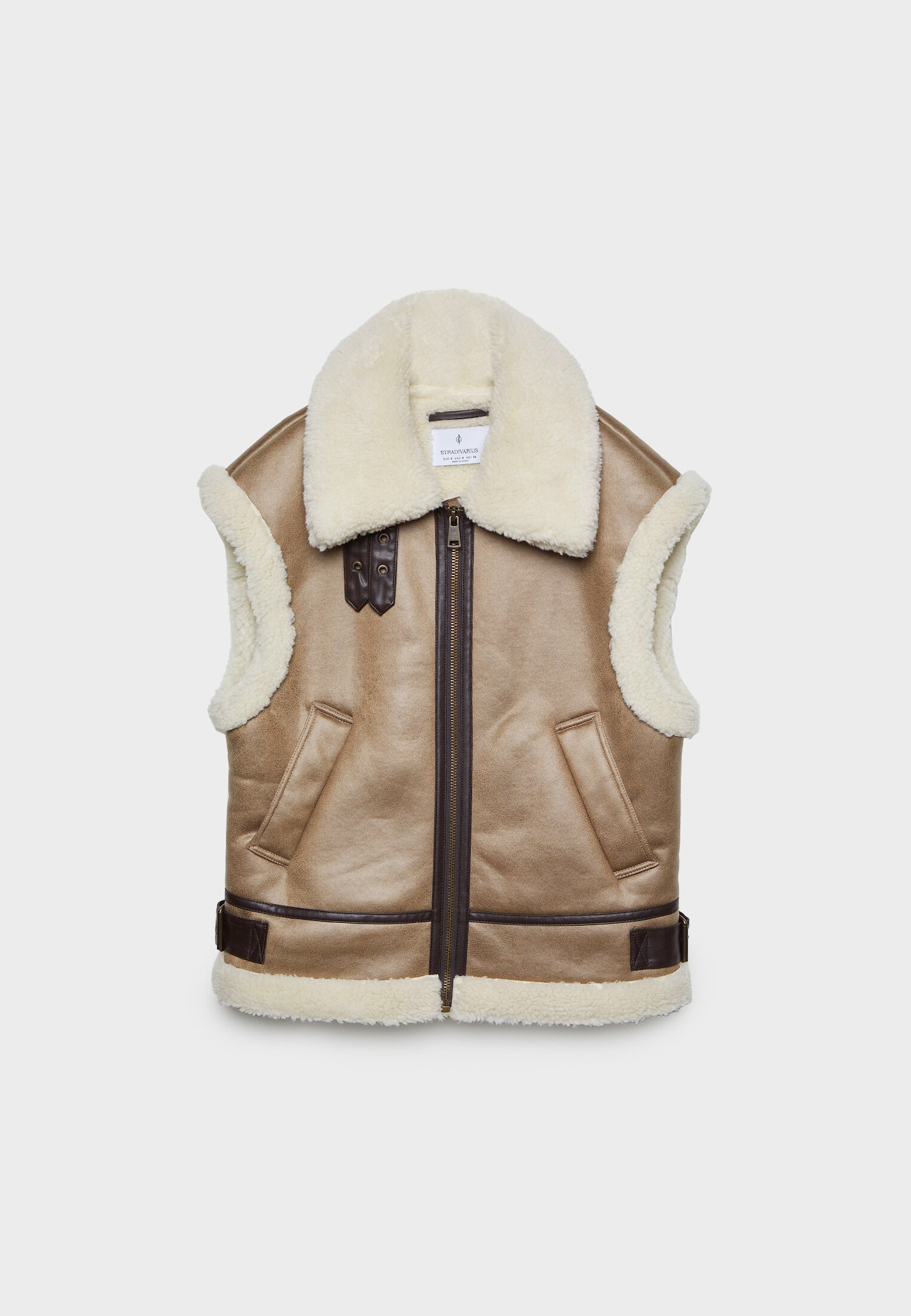 Doubleface-Weste aus Wildlederimitat - Mode für Damen | Stradivarius Deutschland | Stradivarius DE