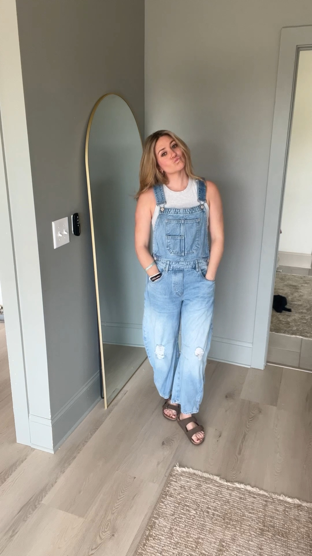 Happy Friday! 

#LTKootd #LTKmomlife #LTKdayinmylife