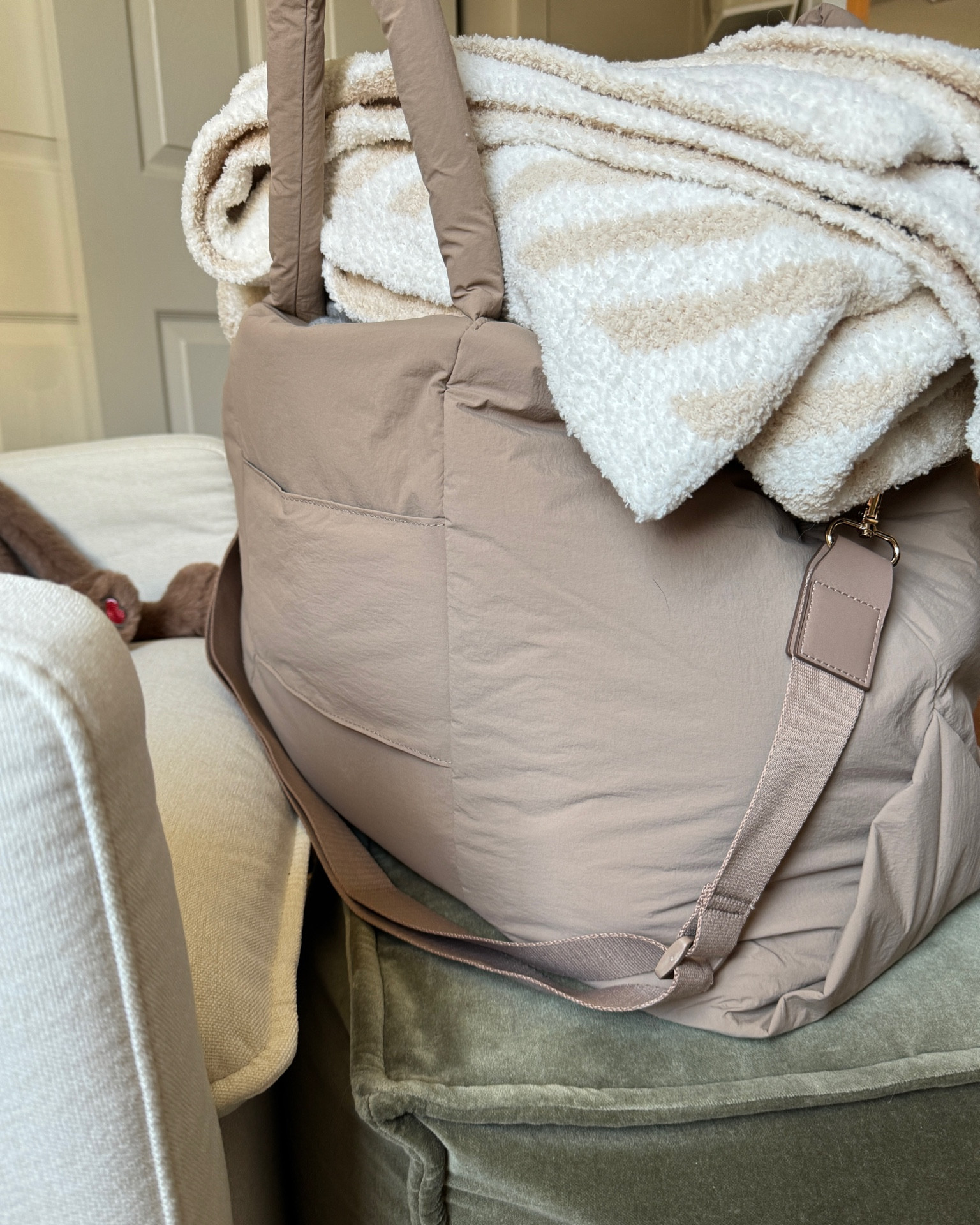 The weekender bag is back in stock and on sale for $32! Using this for my hospital bag but can be a great weekend bag too! Linked the cozy blanket i’m bringing too! 🫶🏻

#LTKCyberWeek #LTKtravel #LTKbaby