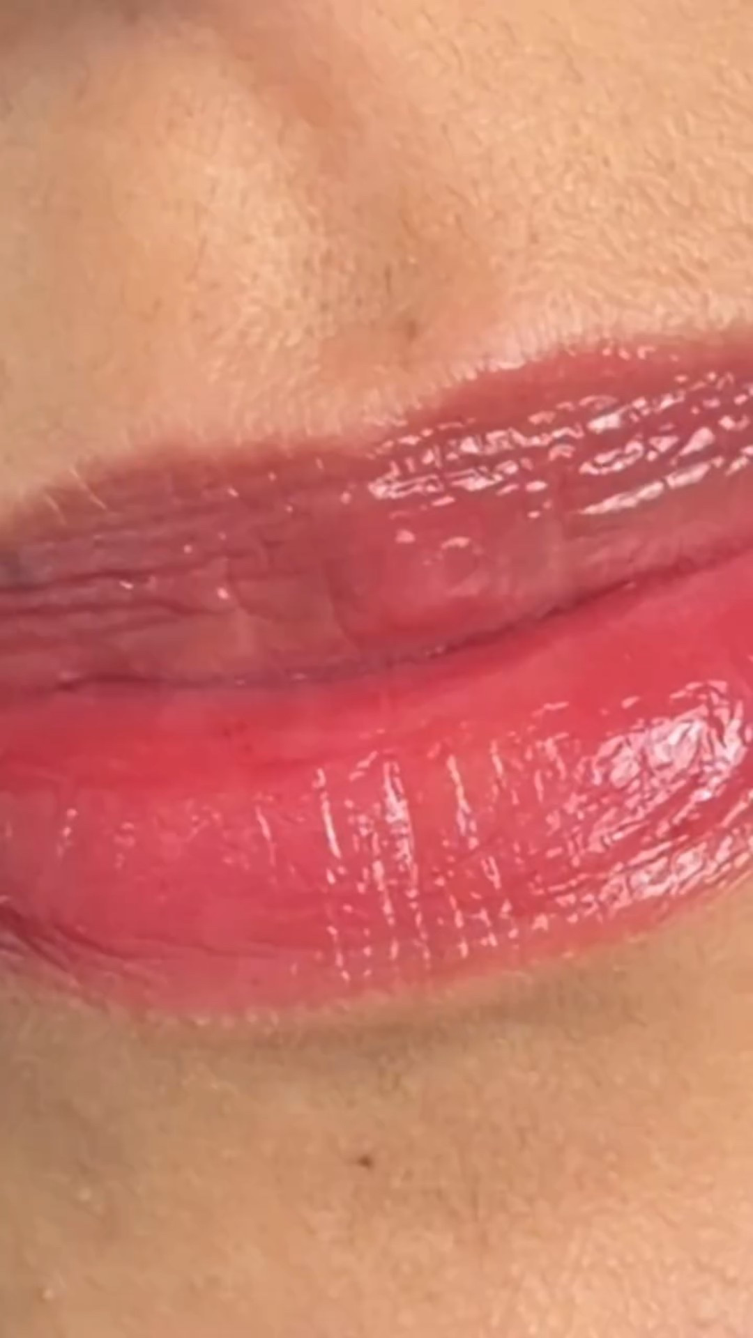 Meet Dinto's Blur Glowy Lip Tint 👄 

@dinto_global 

Lightweight and Long lasting with a water to oil texture!
Shade 205 💄 

Comment link 🔗 

#dinto #blurglowyliptint #liptint #kbeauty #beautyfavorites #wintermakeup