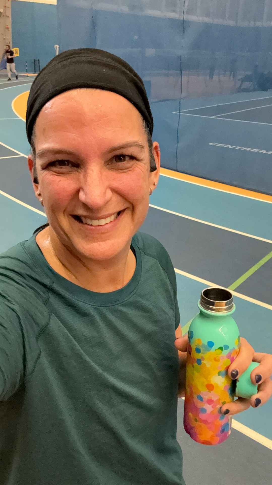 Today I didn’t chase a pace. I just ran, breathed, and enjoyed the moment.

Some runs are for progress. Some runs are just for you.

If you needed permission to slow down—this is it.

#slowrunner #curvyrunner #midsizerunner #runningjourney #slowrunnersclub #beginnerrunner #runtok

#LTKfitness #LTKcurves