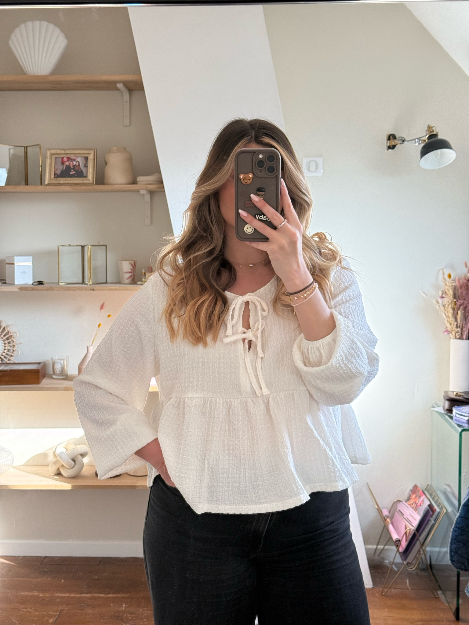 la petite blouse blanche 

#LTKfrance #LTKspring #LTKmidsize