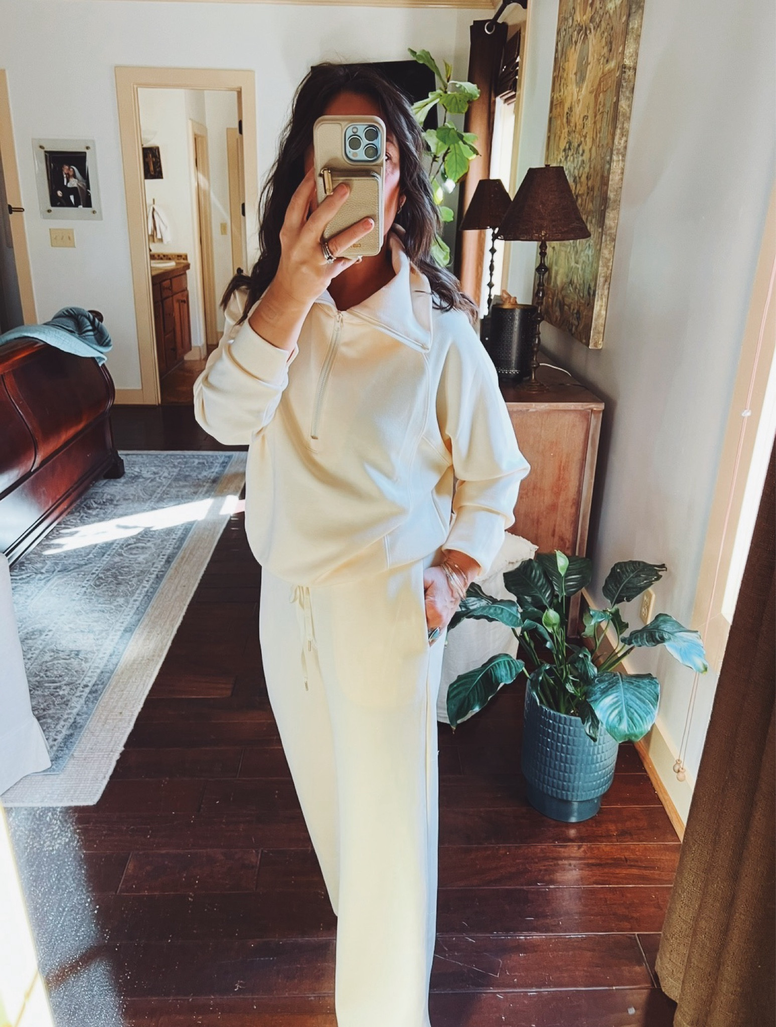 Sharing some of my favorite tops from Aerie that I love to layer with for the colder months⚡️🤍

#momstyle #casualoutfits #momootd 

#LTKActive #LTKFitness #LTKStyleTip