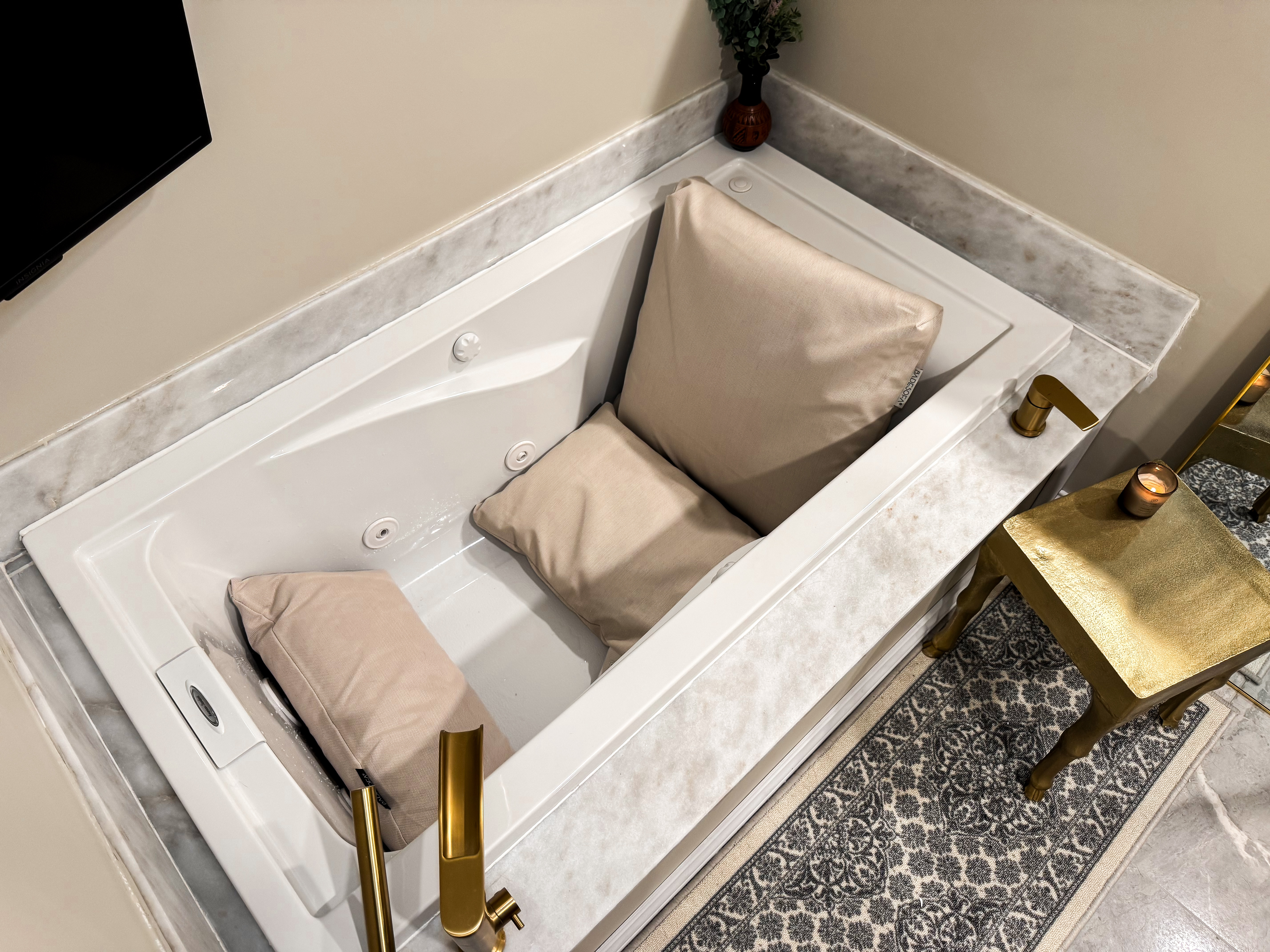 This is my version of self-care as a stay-at-home mom.
No rushing. No multitasking. Just quiet, warmth, and actually being comfortable for once.
The Badesofa has completely changed how my baths feel—and now this is my real reset at the end of the day. Thank you, @badesofa_usa #ad
Linked here 🤍
#sahmselfcare
#mommetime
#athomeselfcare
#cozymomlife
#momtimeout
#selfcareathome
#eveningritual 

 #LTKGiftGuide #LTKselfcare #LTKvlog