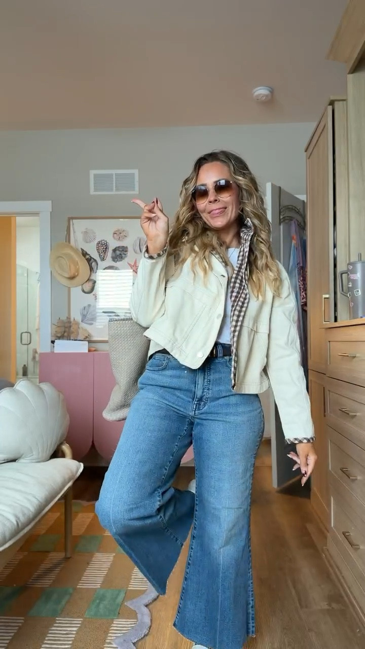 Easy everyday outfit lately 🤍

A good pair of flares + a comfy tee is always a yes for me. Threw on this lightweight neutral jacket and my go-to flats to finish it off — casual, comfy, but still put together. Perfect for running errands, coffee runs, or a casual day out ☕️✨

Everything is linked here on my LTK!

#LTKgrwm #LTKPetite #LTKootd