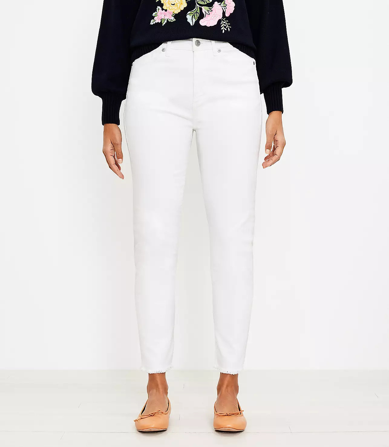 Curvy Frayed Skinny Jeans in White | LOFT