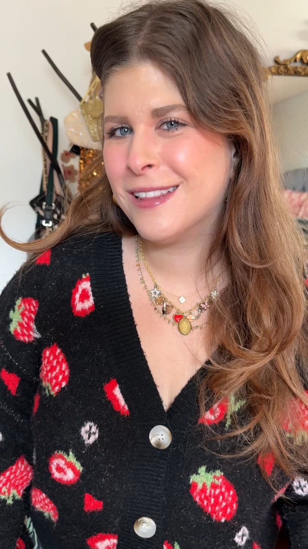 I love this funky outfit with a sparkly bag



#LTKgrwm #LTKootd #LTKHoliday