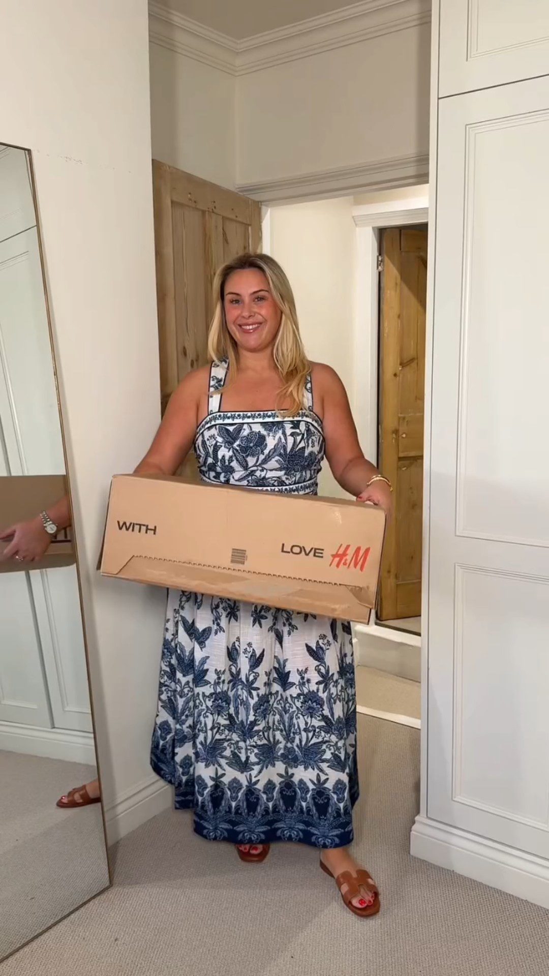 I know spring doesn’t officially start for a few more days but I couldn’t help myself! 🌼🩷

Let me know if you want any links 🔗 
I will add them to my stories and save to Feb highlights! 

#hm #tryon #springdresses #size16 #highstreet