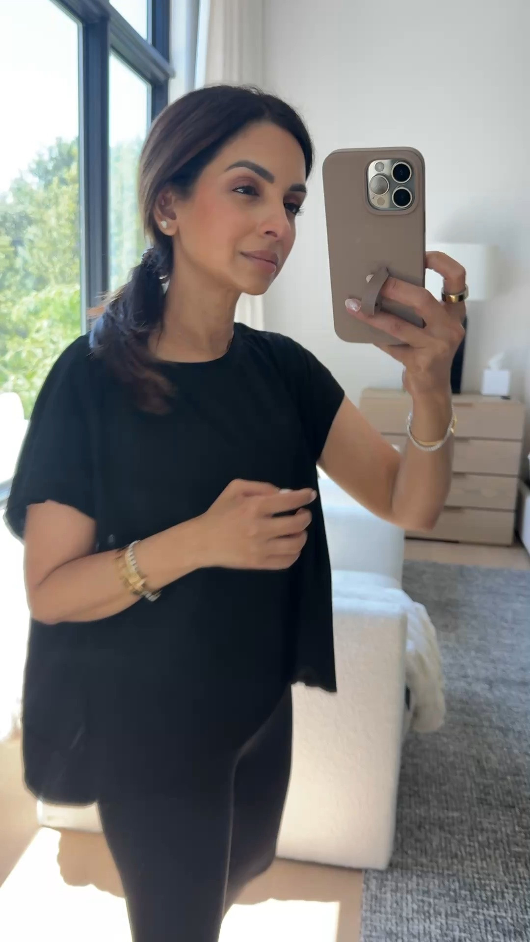 Wearing an xs in this Amazon top I love for workouts and athleisure!