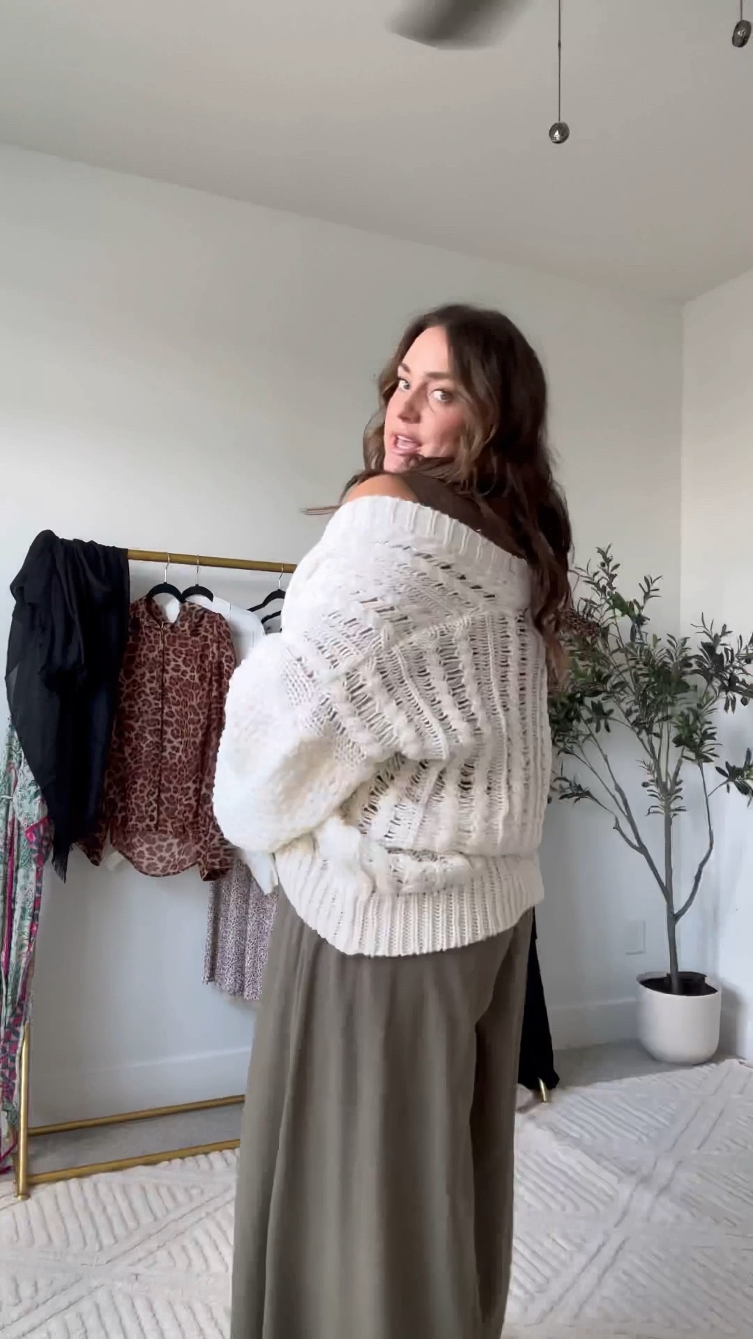 Egypt outfit 3: #sktraveltime
.
Wearing size XL in vest & pants 
Shoes gifted by dsw
