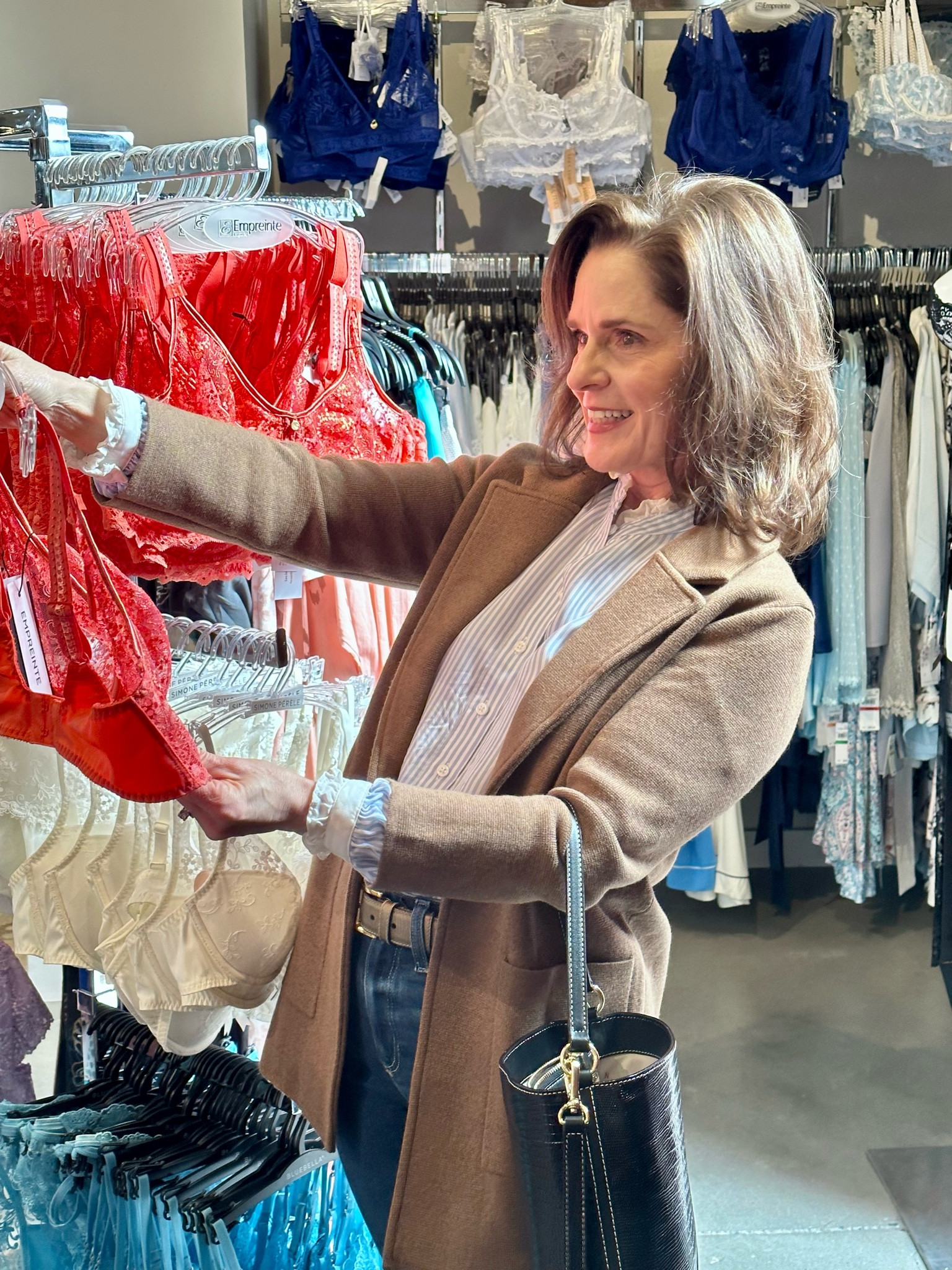 Shopping for a GREAT strapless bra can be a challenge.  Best strapless bras for petites, strapless bra fit tips, great fitting strapless bras, busty petite.

I wear a 30DD on the tightest setting.  My favorite fits are PrimaDonna, Simone Perele, and Marie Jo.

#LTKstyletip #LTKSeasonal #LTKunder100