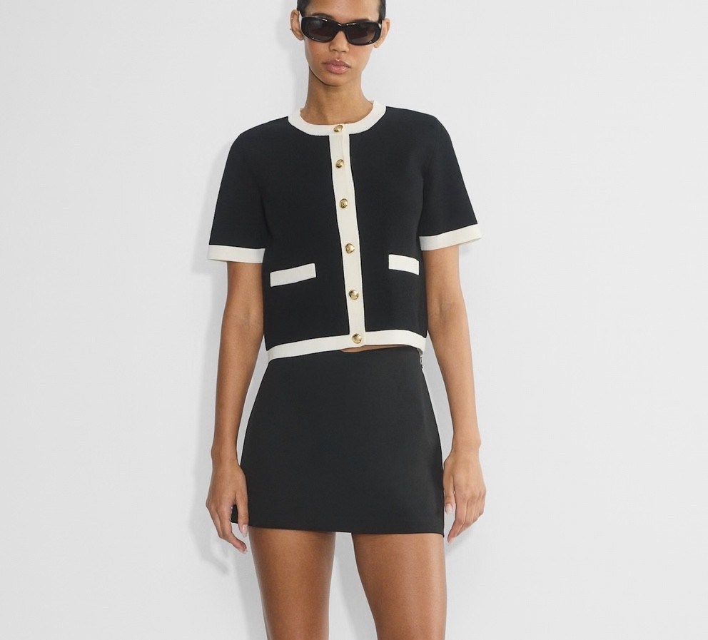 Cutest top that is versatile and can be worn to work in a corporate setting! Also it’s currently on sale 😍


Workwear
Summer fashion 

#LTKSeasonal #LTKSaleAlert #LTKWorkwear