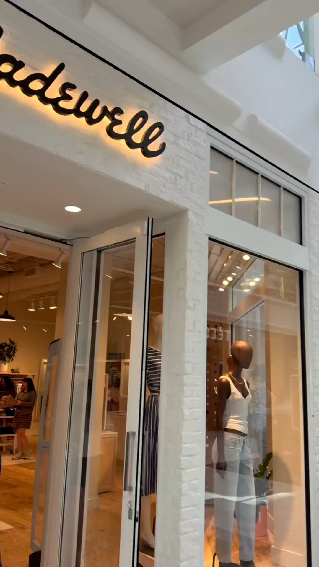 Come shopping at Madewell with me!

#LTKdayinmylife #LTKSeasonal #LTKOver40