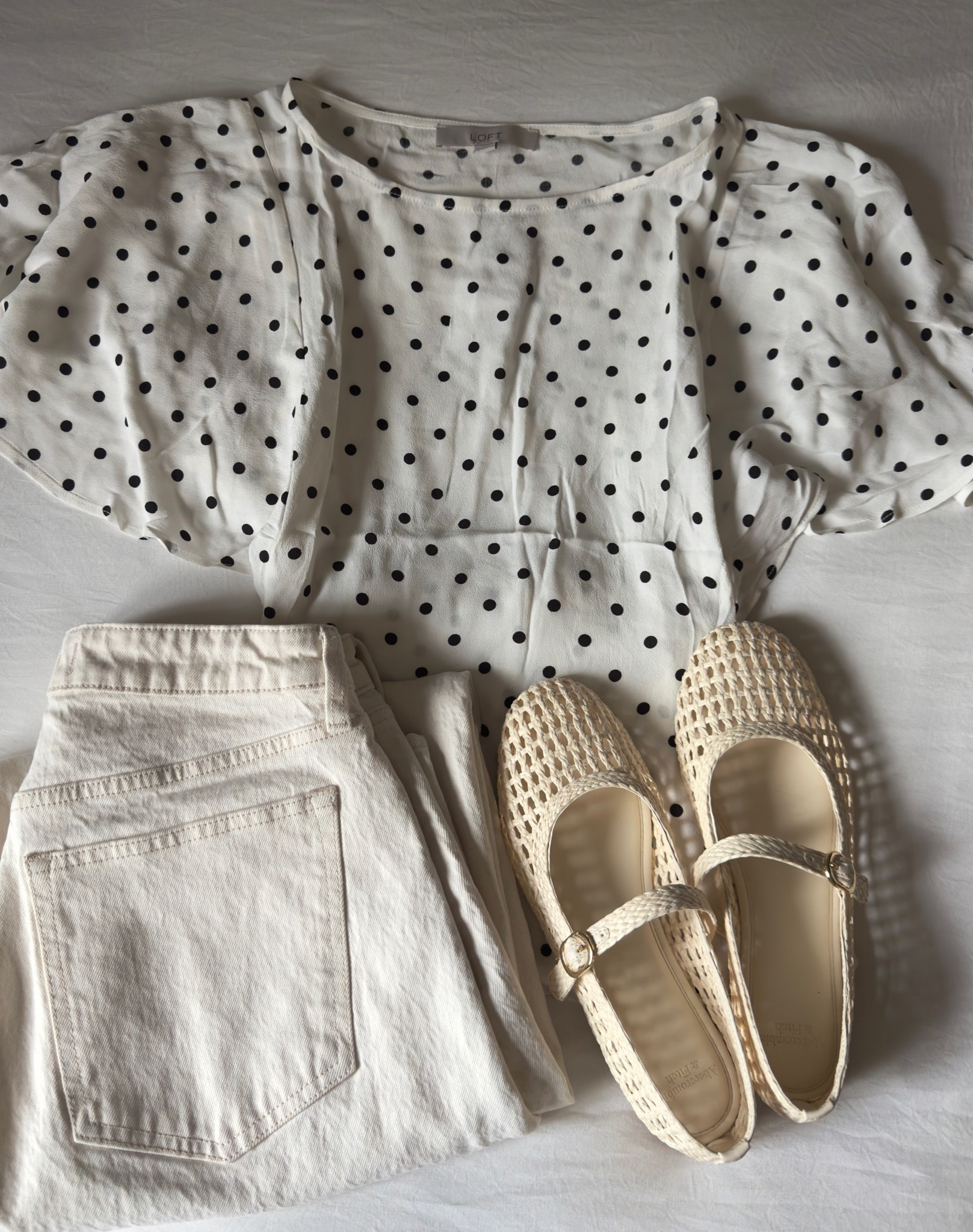 Spring work outfit 🤍

#outfitideas #casualoutfits #polkadots #blouse #flats #abercrombie #loft

#LTKootd #LTKSeasonal #LTKWorkwear