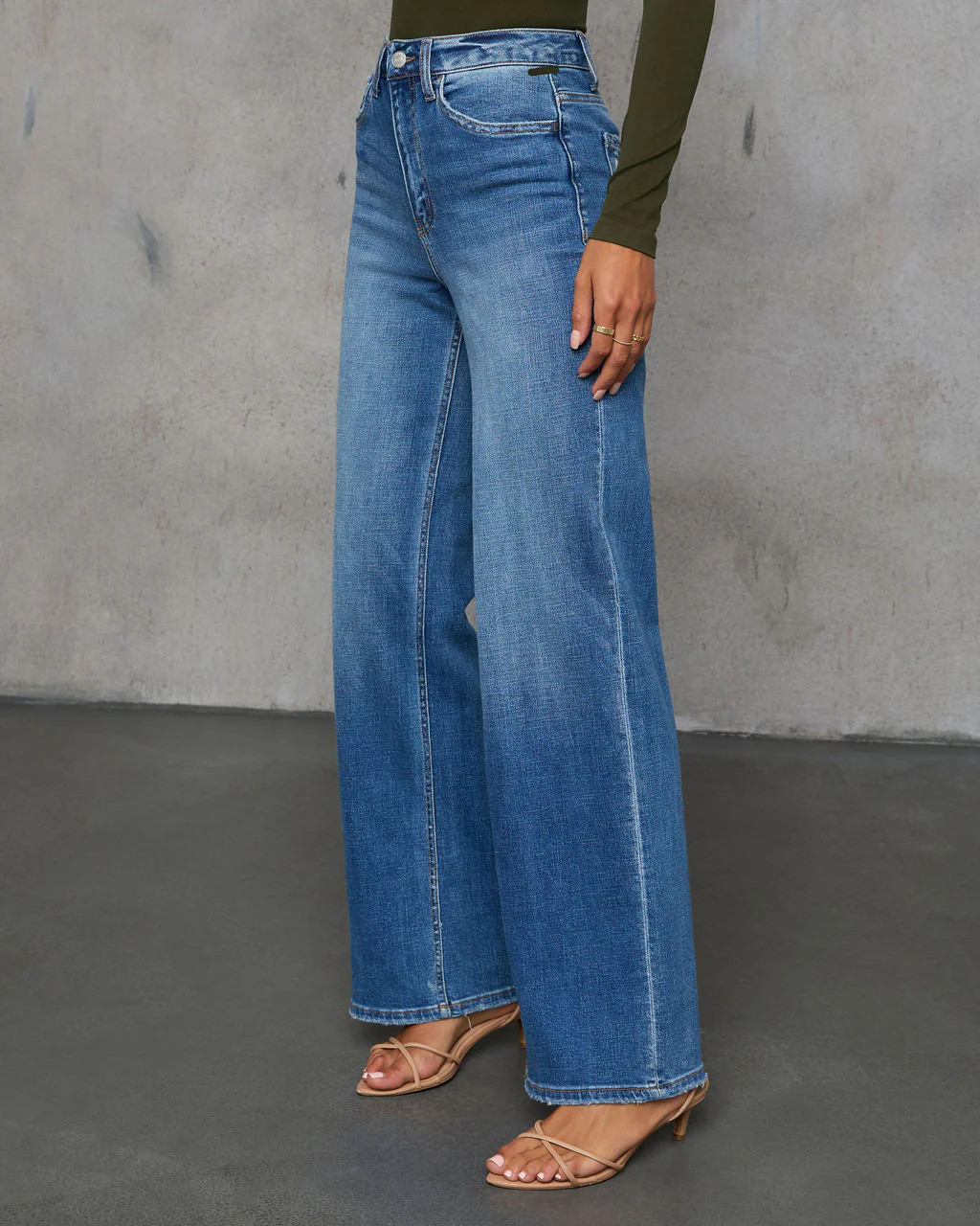 Silverstone 90's Vintage Wide Leg Jeans | VICI