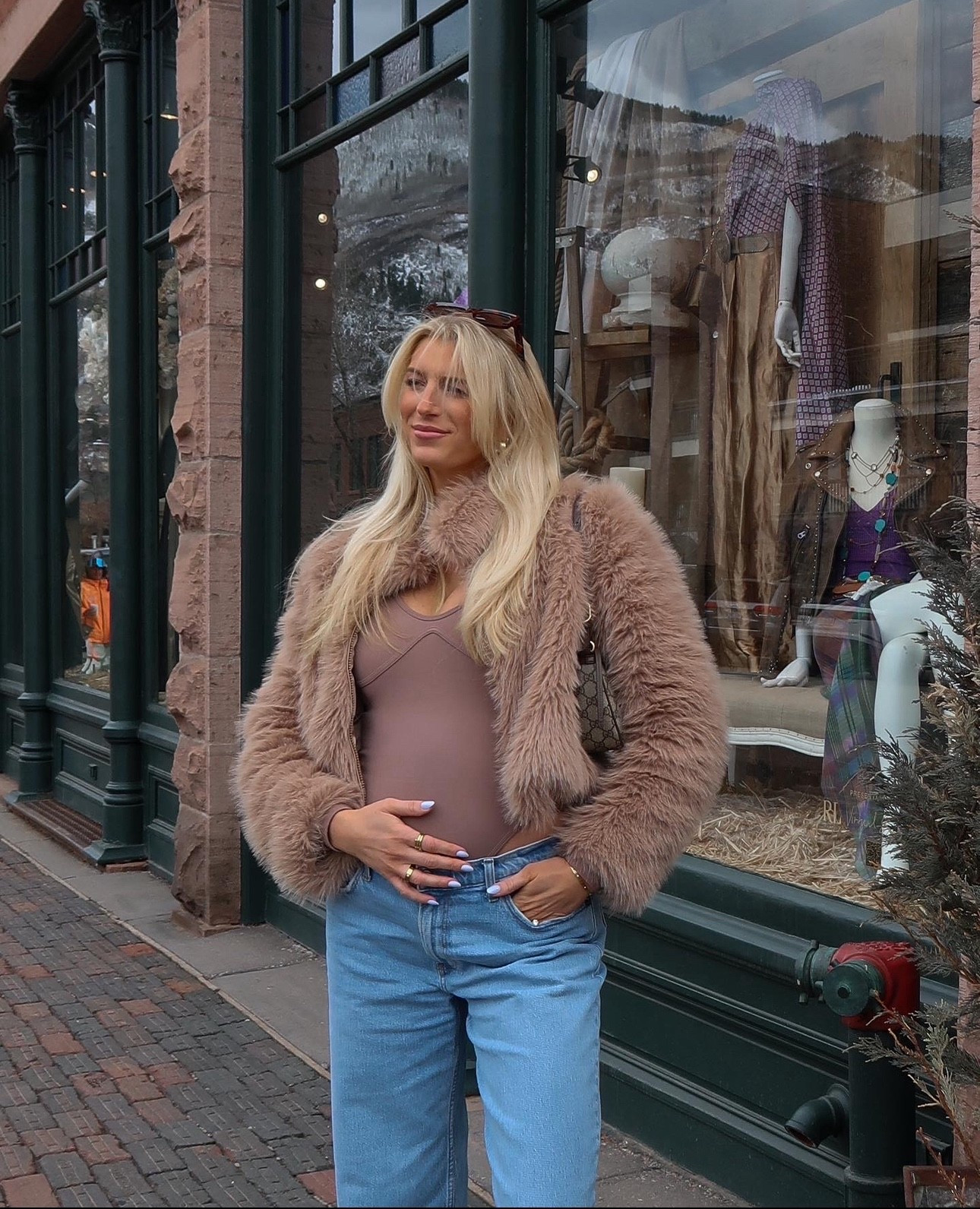 Winter fashion ski trip from Amazon
Bump friendly 
Jeans Abercrombie 

#LTKTall #LTKBump #LTKmomlife