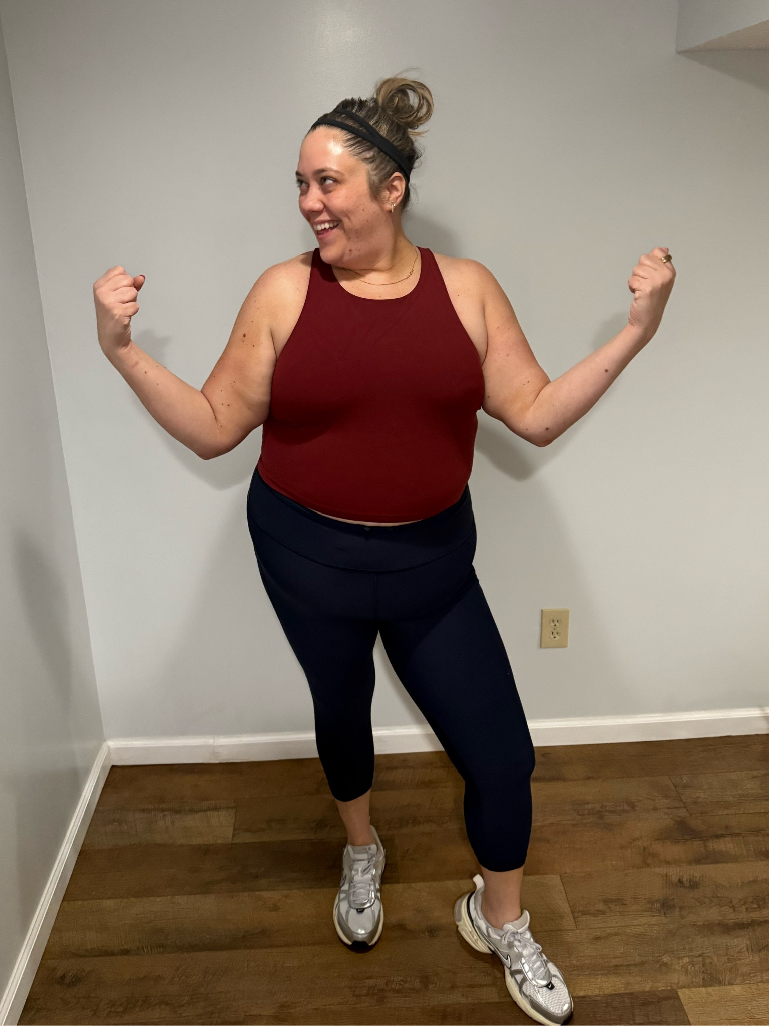 #AthletaPartner #PowerofShe

@athleta is having a sale where you can get up to 70% off items - plus an extra 30% off already reduced sale prices through 1/21  

In this pic -
Cropped tank - 2X (Sized up a cup size)
Interval leggings - 2X (TTS)
Headband - I love this headband. It has two different straps so it will not budge while you're working out  