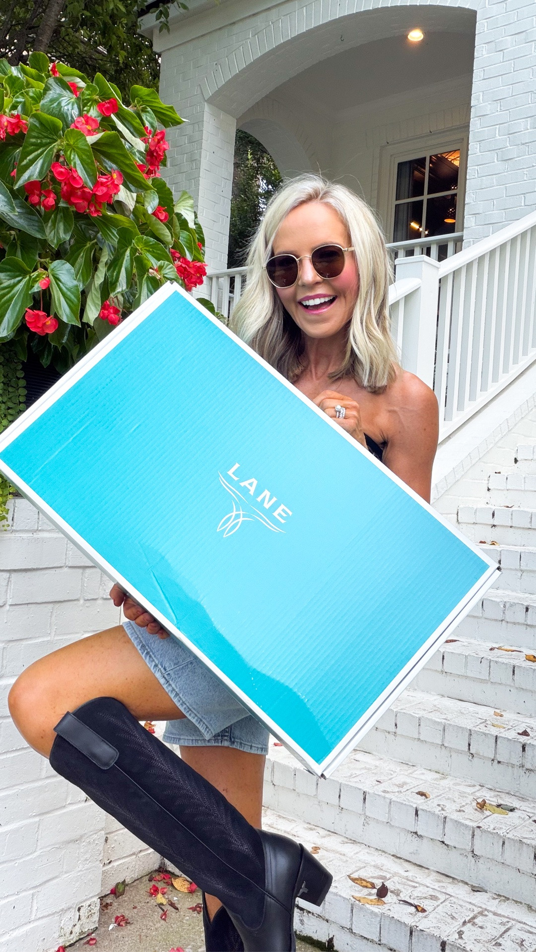 move over kids, this mom is ready for her very own back to school style up! Lane Boots coming through for the win with my new Jentry Leather and Suede Boots = dressing up for the new season and making all the plans to break out these pretties for fall… use natasha10 for 10% off | #laneboots #ad •

#LTKmomlife #LTKSeasonal #LTKgrwm