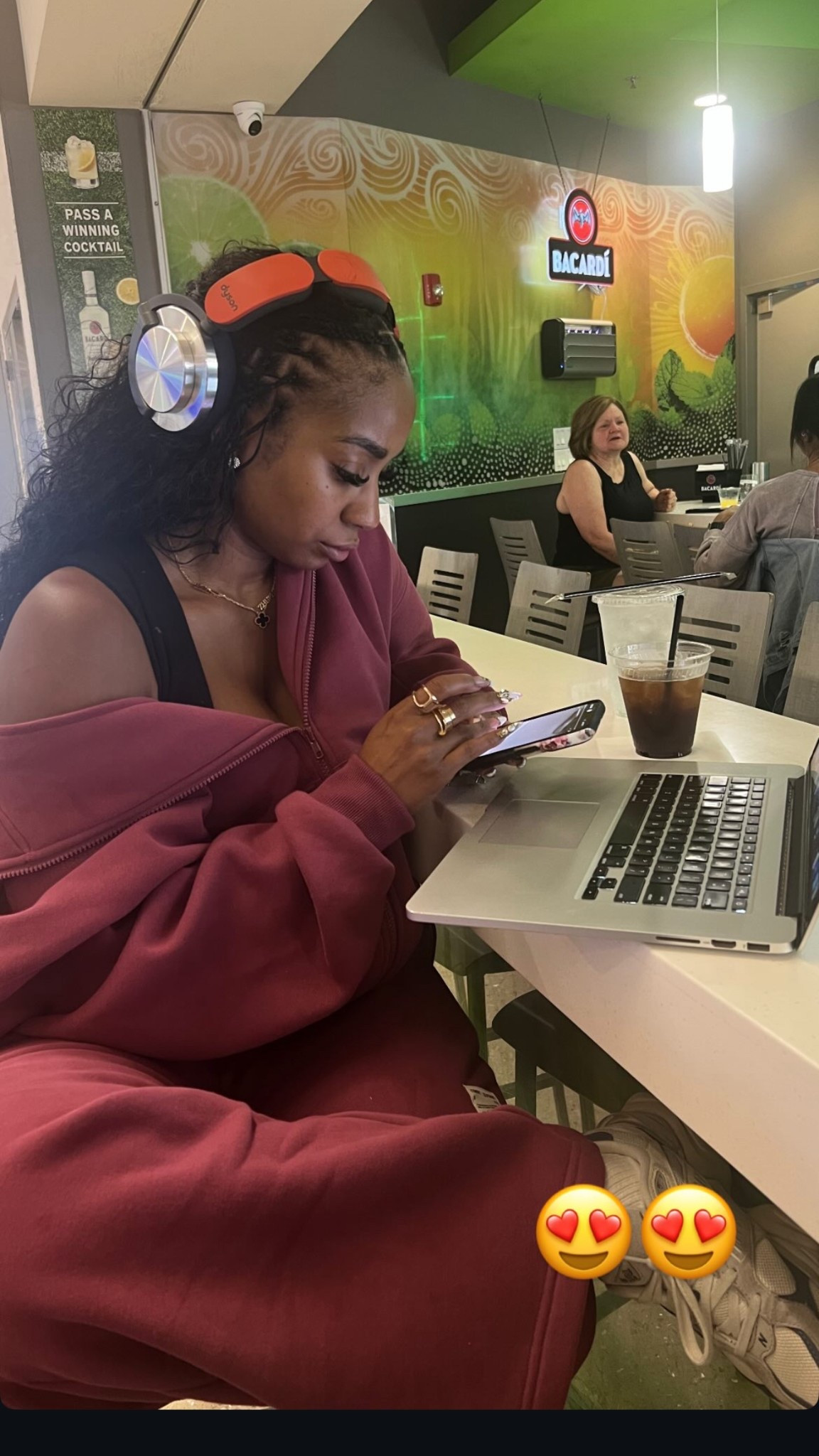 Travel day OOTD! Comfrt sweatsuits are comfy and stylish! Wearing a L bottom and L top!

#LTKMidsize #LTKStyleTip #LTKTravel