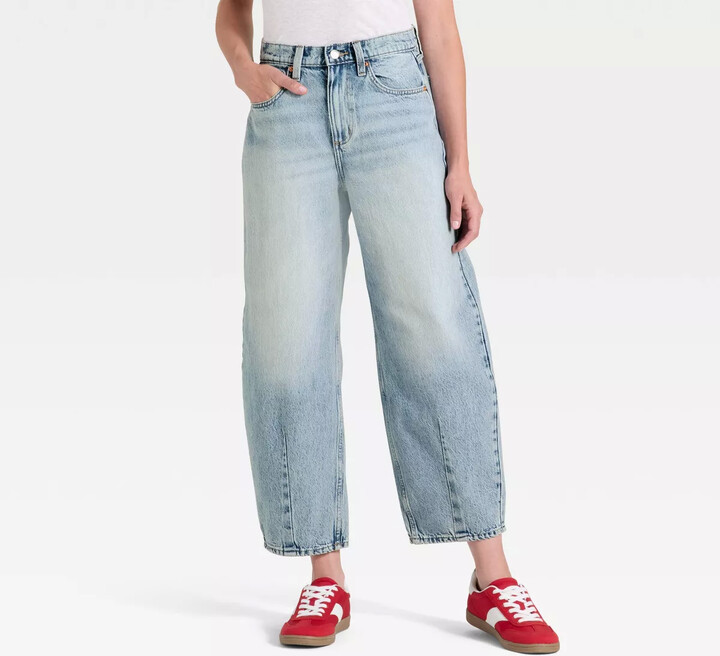 Universal Thread Women's High-Rise Easy Barrel Ankle Jeans | Target
