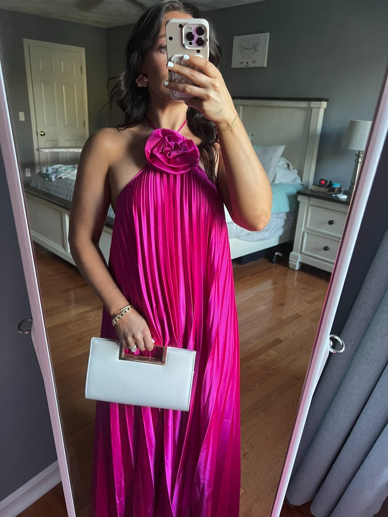 wearing size x-small

4"11 - floor length is perfect

#weddingguest #wedding #travel #tropical #vacation #delfi #giselle #dress #maxidress #flowydress #pink #fuschia #hotpink #delficollective #giselledres #anthropologie #pleated #halter #mididress 

 

#LTKStyleTip #LTKTravel #LTKWedding