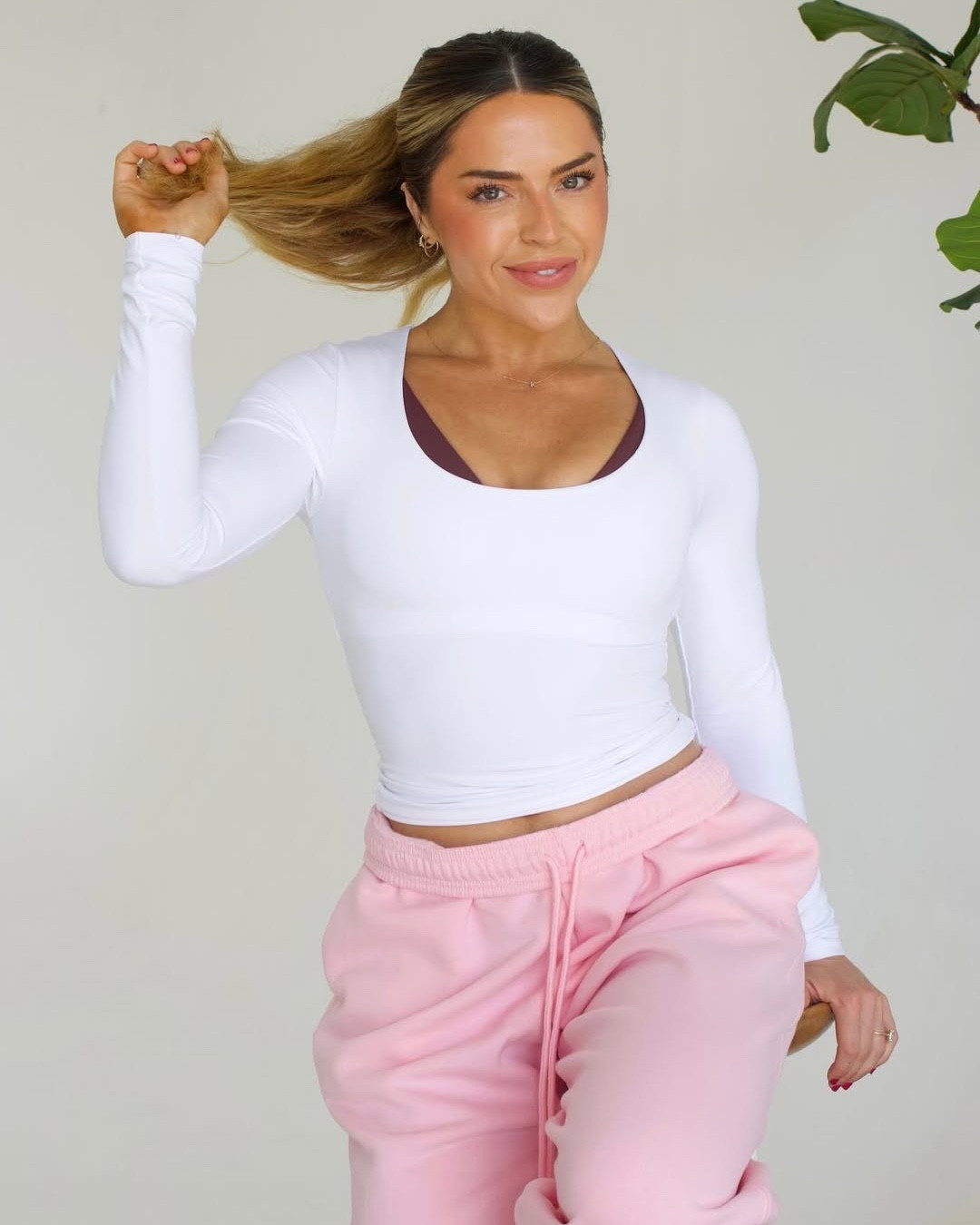 Cute is a feeling. Cute is a mindset 🐻

Mia Green X Oner Active did that thingggg!!!! 🌟 Use code KKFIT to save.

Tank top: small
Straight leg leggings: small
Sports bra: medium
Long sleeve: small
Sweats: small (oversized)
Hoodie: small (oversized)

#LTKfitnessgoals #LTKActive