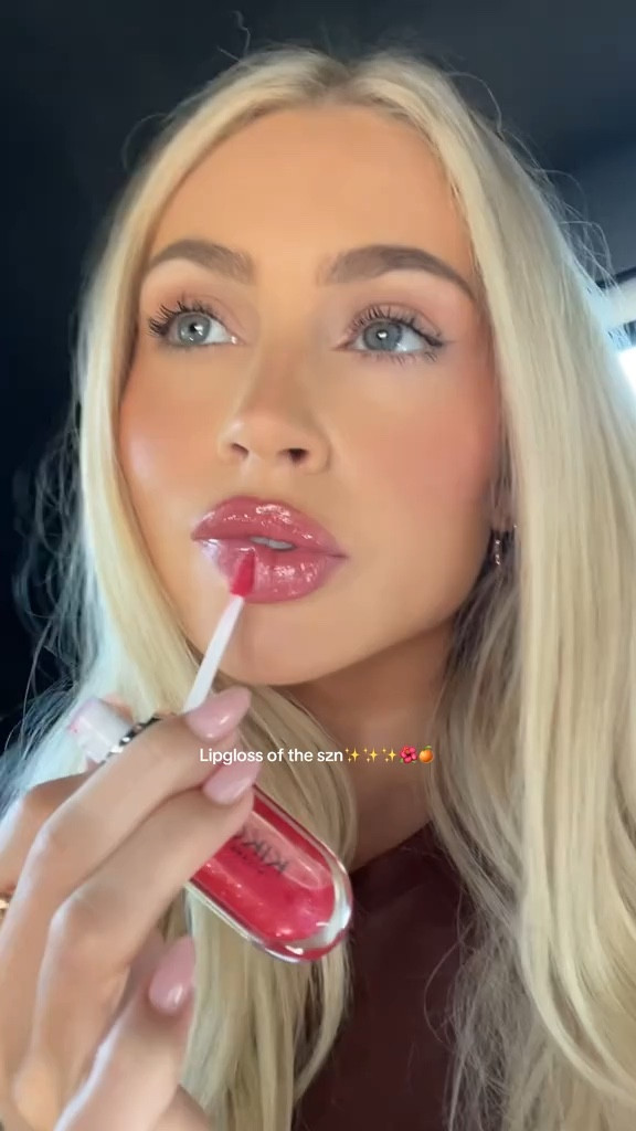 How this lipgloss is not more viral I will never know✨✨✨🍧💕🌺