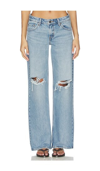 LEVI'S Low Loose in Blue. - size 25 | Revolve Clothing (Global)