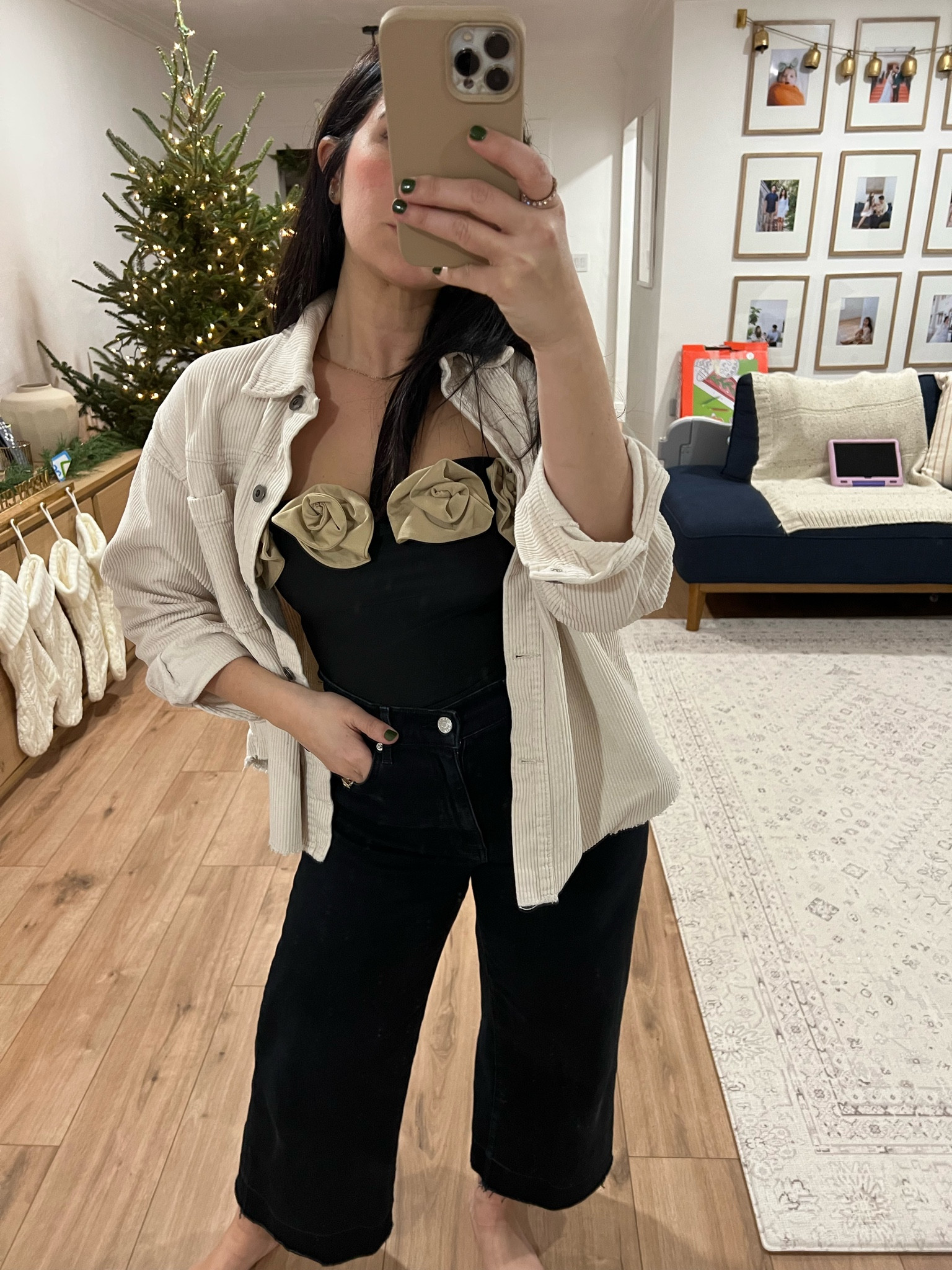 I’m a sucker for a black ensemble. Loved that this top offered to be worn dressed up or dressed down. I opted for a more casual looked.

#LTKStyleTip #LTKFindsUnder100