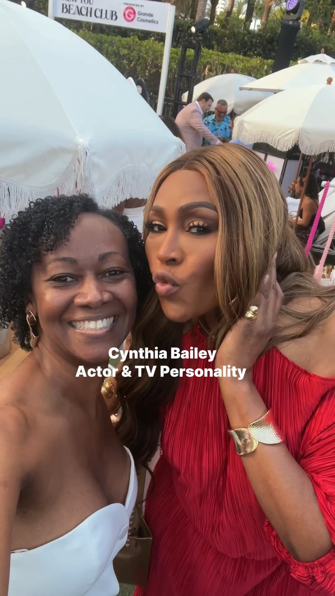 A Friday in my life as a single 44 year old living in Miami with no kids.

Sharing some of my favorite robes, eye patches, hair gel for type 4a curly hair,  cute outfit and home decor finds! 💛

#LTKFindsUnder50 #LTKOver40