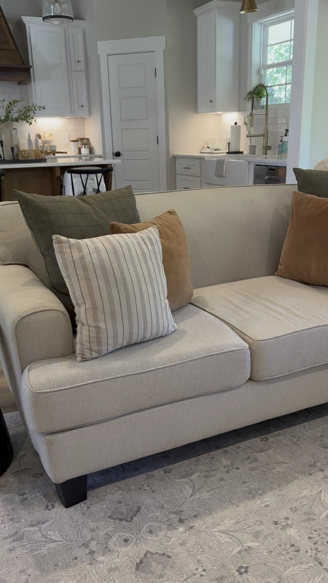 pillow refresh 🫶🏻

#LTKFindsUnder50 #LTKVideo #LTKHome