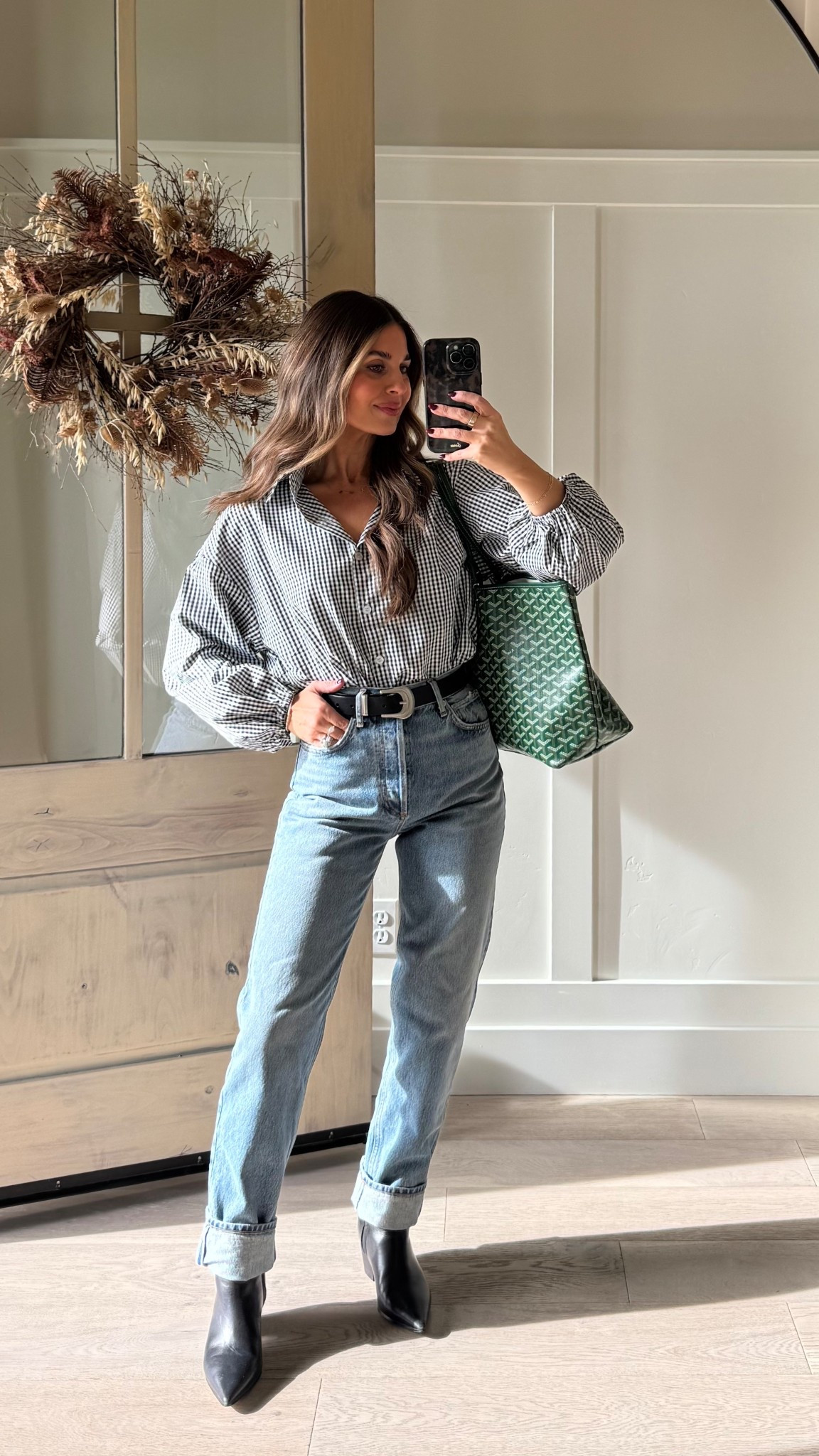 Halloween ootd//
Button up top: size small
Jeans: size 24/ color navigate 
Black booties— TTS