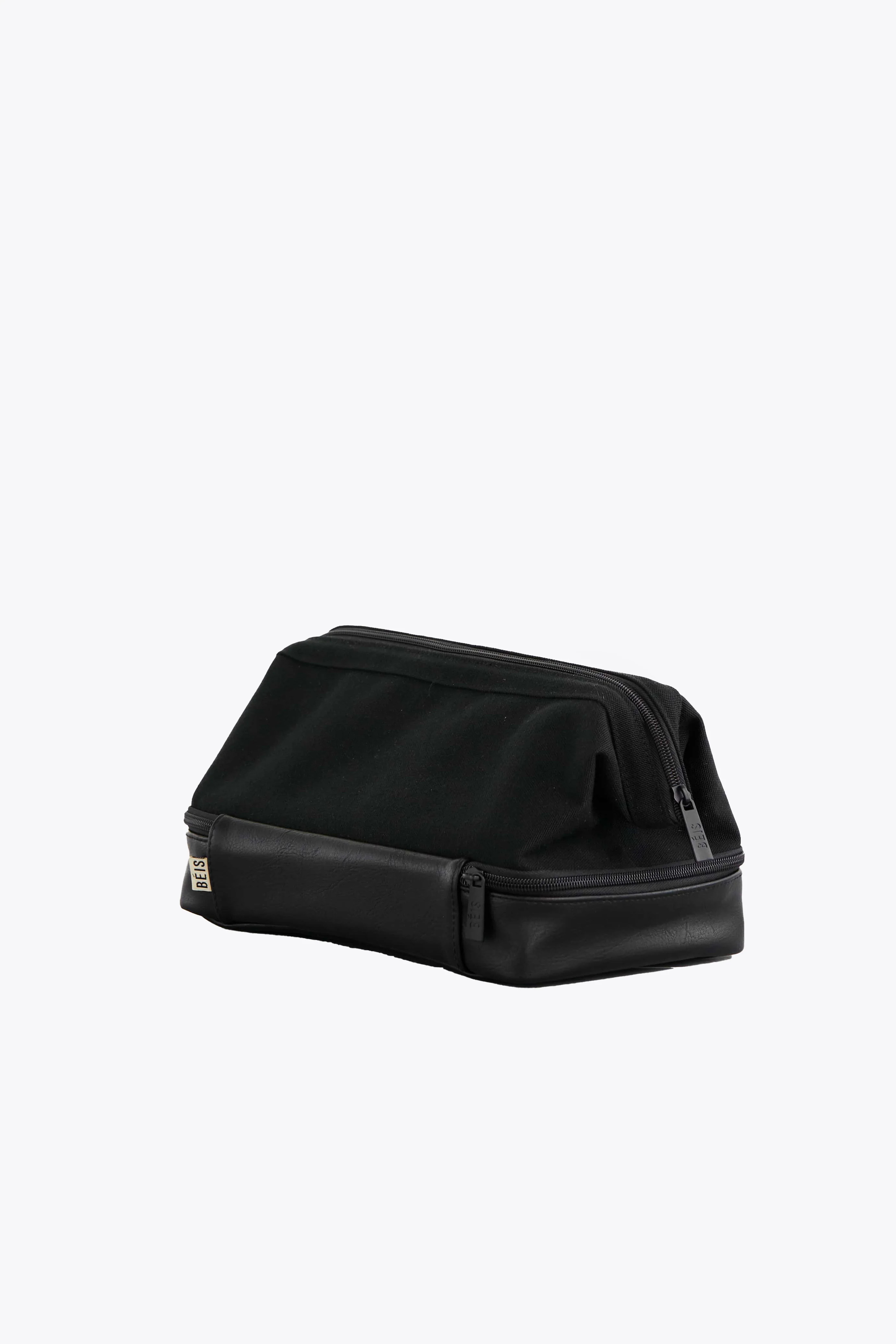 BÉIS 'The Dopp Kit' in Black - Travel Dopp Kit For Toiletries | BEIS
