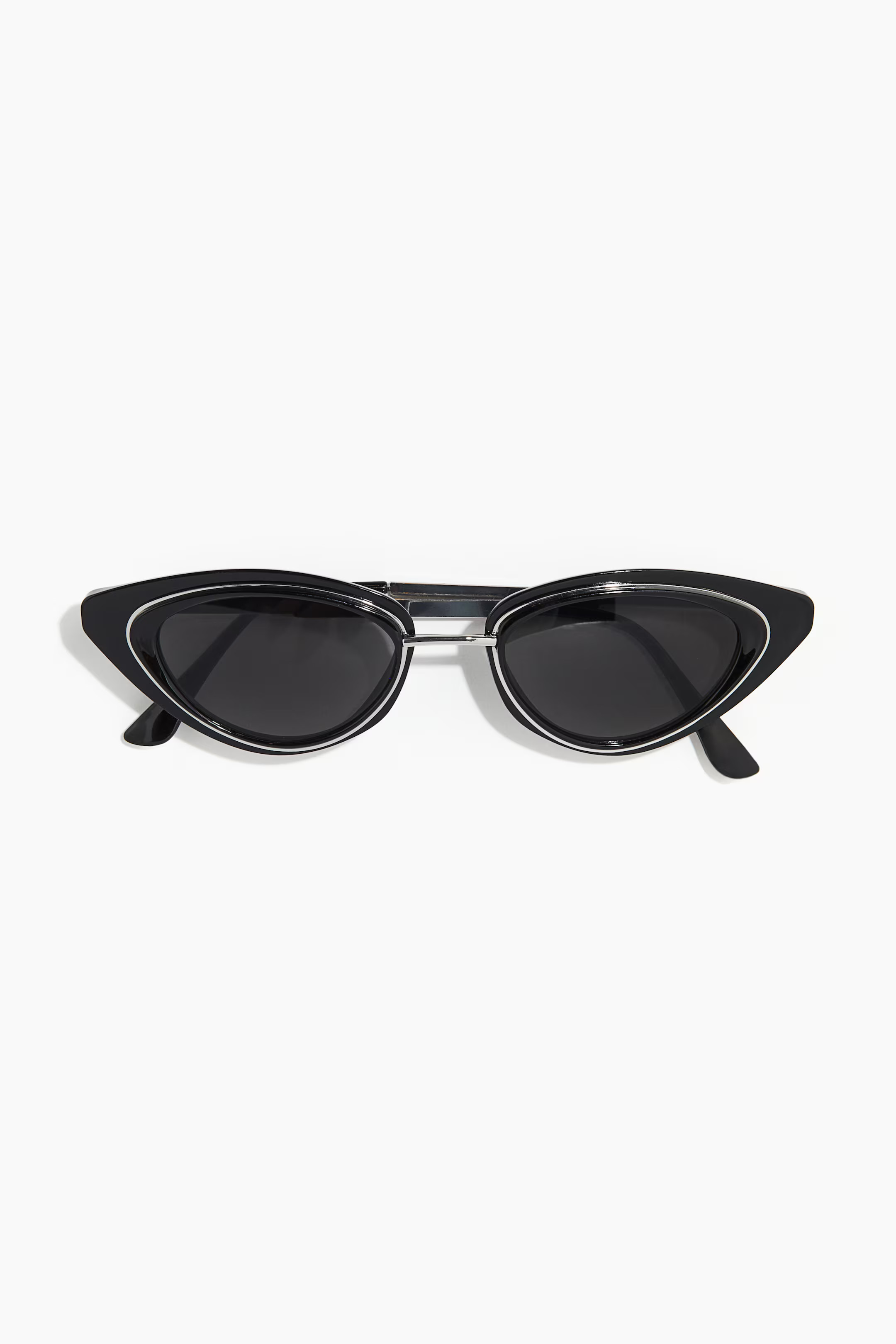 Cat-eye sunglasses | H&M (UK, MY, IN, SG, PH, TW, HK)