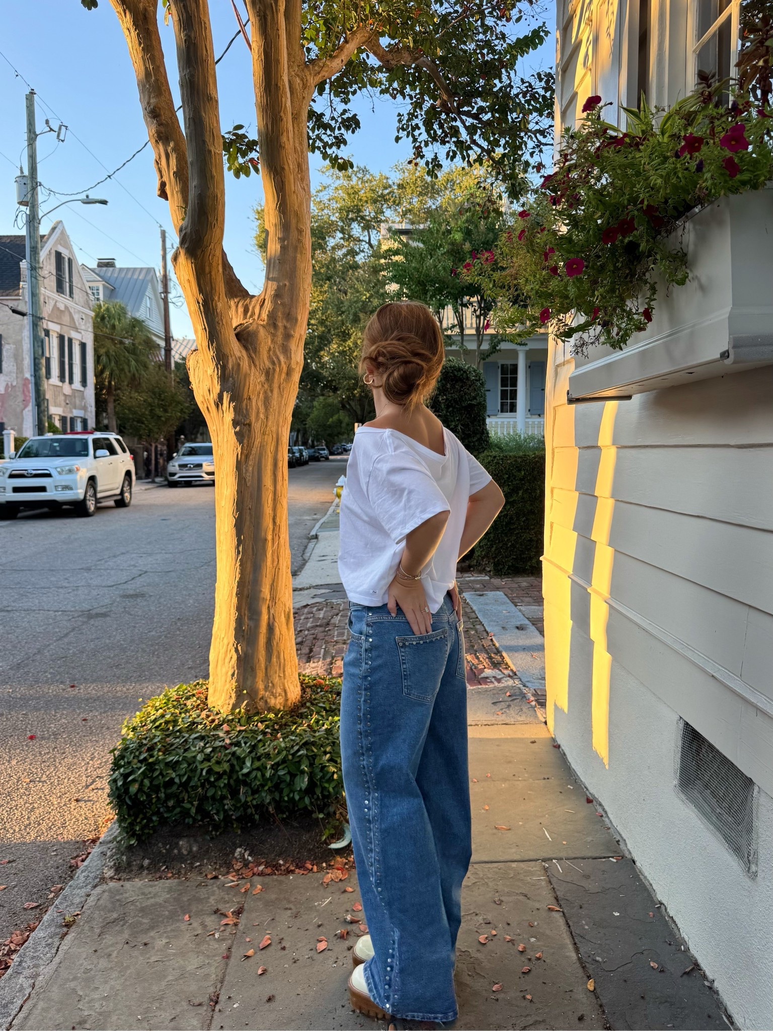 Wearing a small in the top and a 2 in the jeans for a low-rise look ✨💓 @vspink #PINKPartner 

#LTKFindsUnder100 #LTKSeasonal #LTKStyleTip