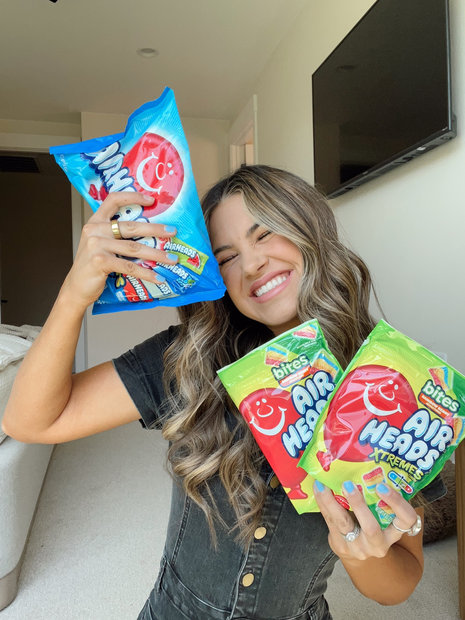 #ad these have to be my new fav candy! They are an easy on the go option since they have resealable packaging! love love love them!!
@Target @airheadscandy #Target, #TargetPartner, #Airheads
#AirheadsHaveMoreFun