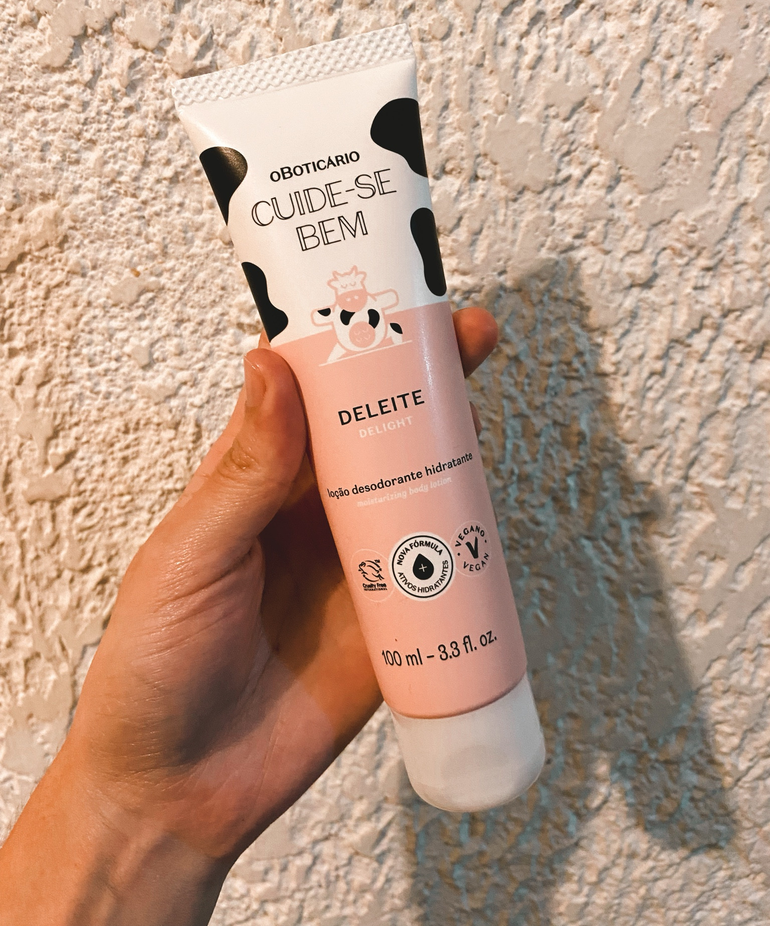 Simplesmente PER-FEI-TO! Cheiro docinho e super suave! Tem uma textura muito gostosa, não fica pegajoso na pele, eu adorei e recomendo conhecer! Produto veio como brinde! Creme Loção Desodorante Hidratante o Boticário Deleite Cuide-se Bem.

#LTKbrasil #LTKbeauty