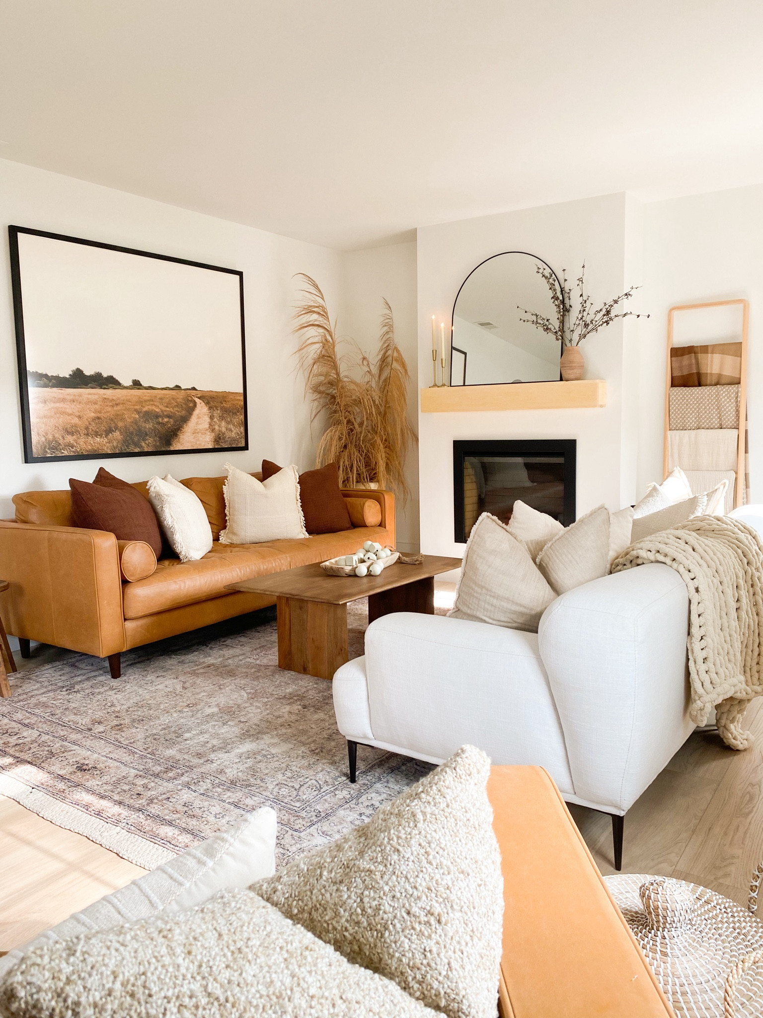 Modern living room design 

#modernhome


#LTKStyleTip #LTKHome