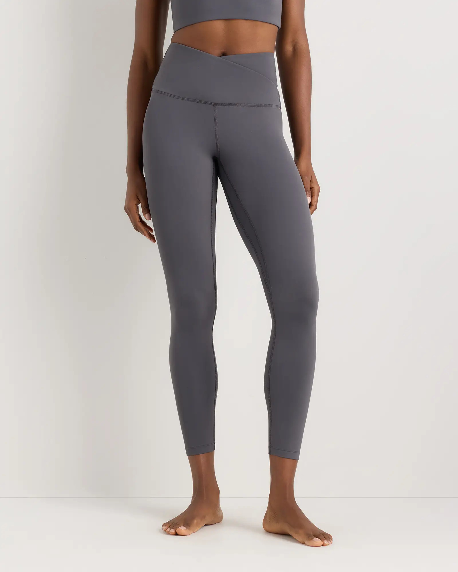 Ultra-Form High-Rise Crossover Legging in Dark Coal | Quince