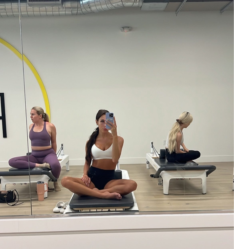 i love reformer pilates🫶🏽 #pilates #pilatesgirl #alo #aritzia #workoutset

#LTKfitness