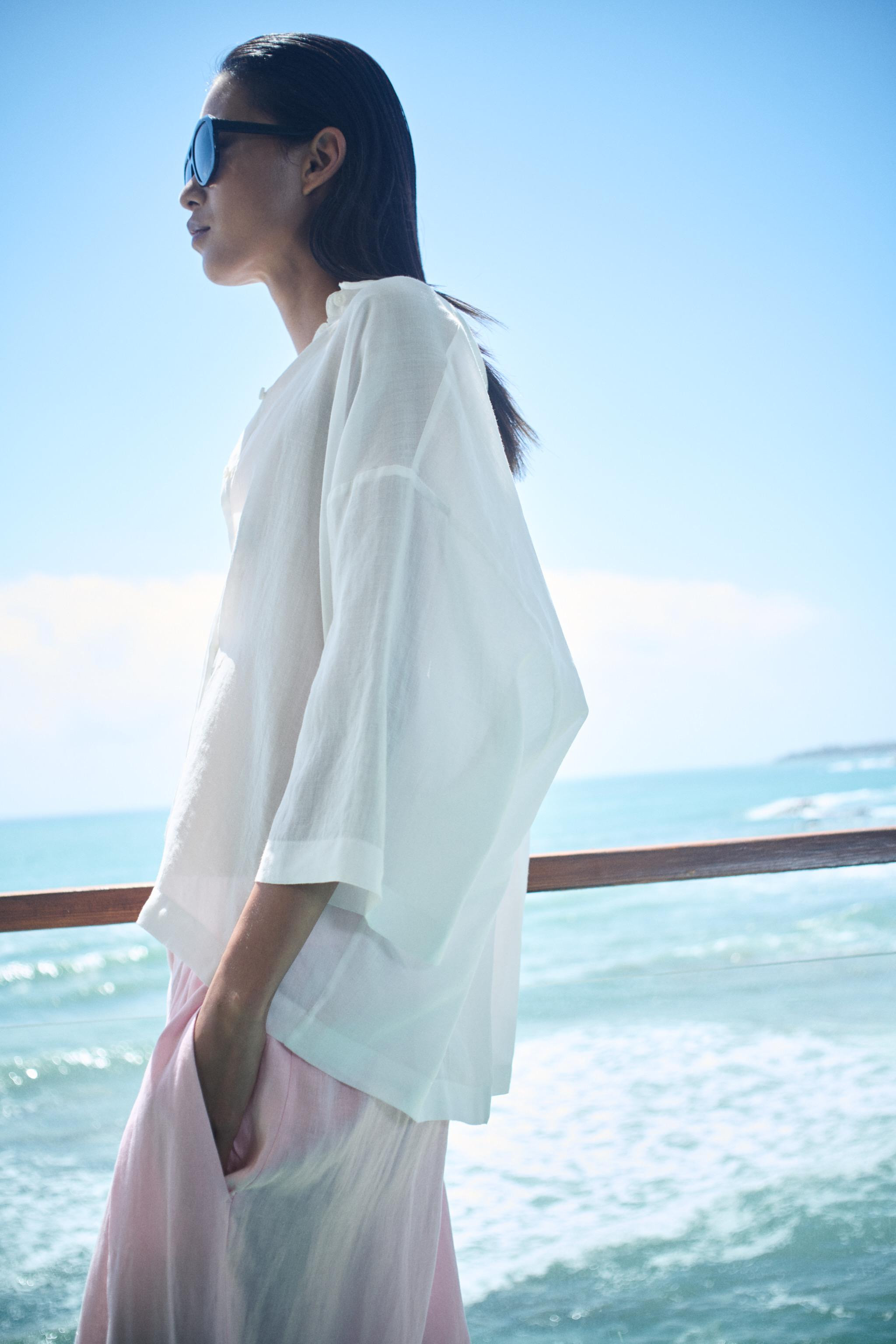 ZARA WOMAN COLLECTIONOversize flowing shirt made from lyocell and ramie yarn. Featuring a lapel c... | Zara UK