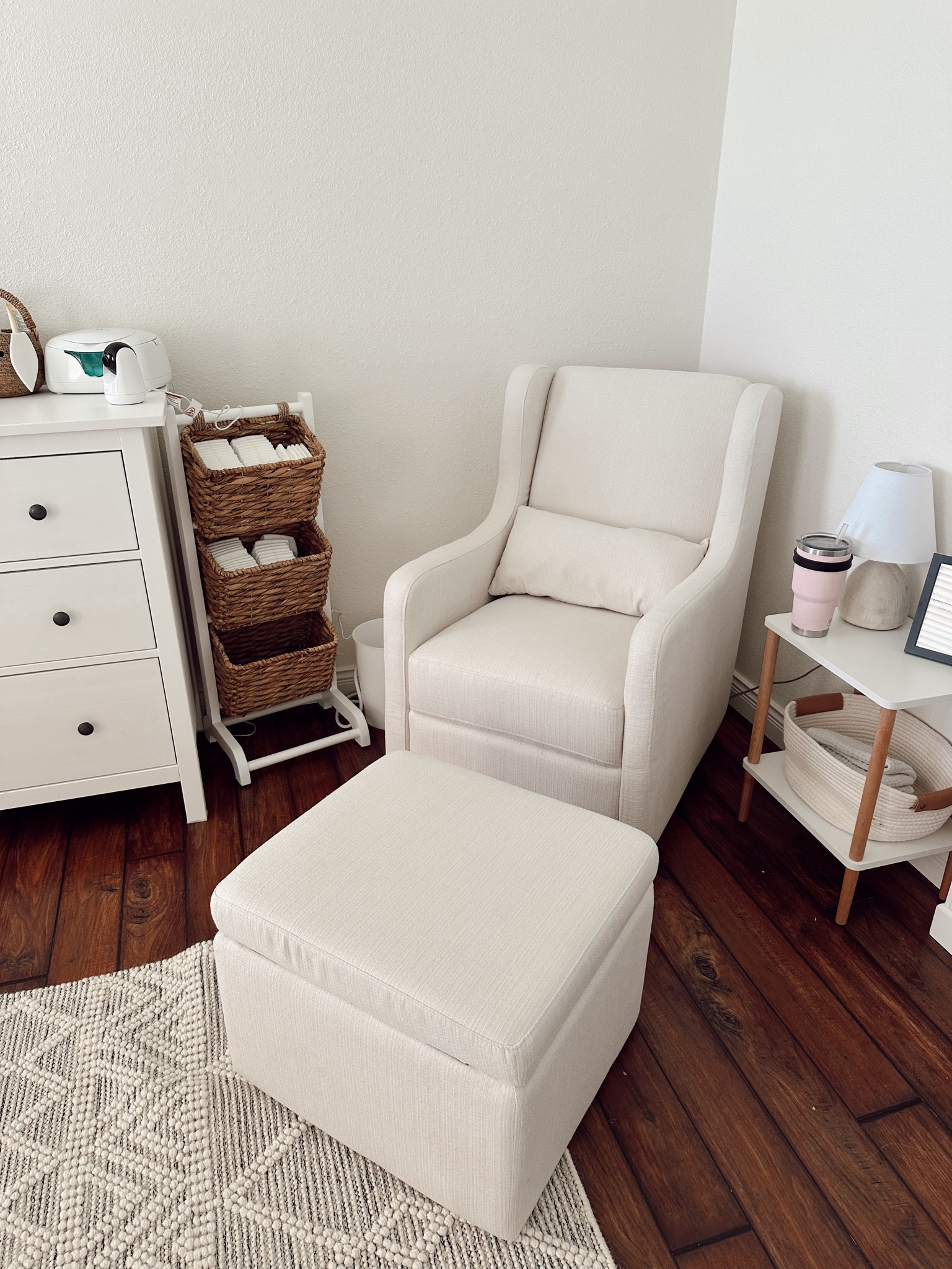 The most comfy neutral nursery glider!


Baby room, nursery, nursery must haves, neutral nursery, neutral nursery decor, neutral baby glider 

#LTKBaby #LTKHome #LTKKids