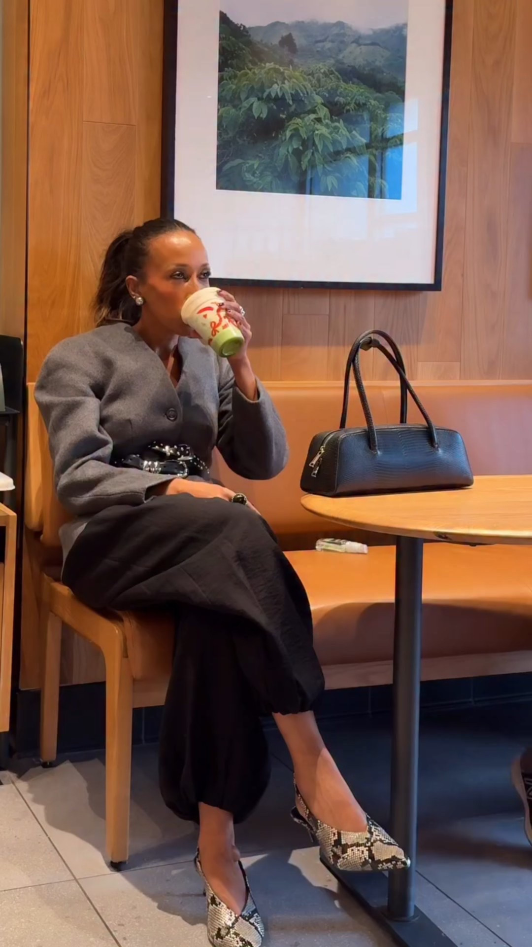 Structured, cinched, and effortlessly polished..styled it with a double belt to really define the waist and let the tailoring shine.

Comment “blazer” and I’ll send you the link in your DMs 🤍

#OOTD #StyleInspo #BlazerStyle #ChicAndEffortless #FallStyle #PowerDressing #WorkwearInspo #OOTDinspo #StyleEdit

#LTKStyleTip #LTKWorkwear #LTKootd