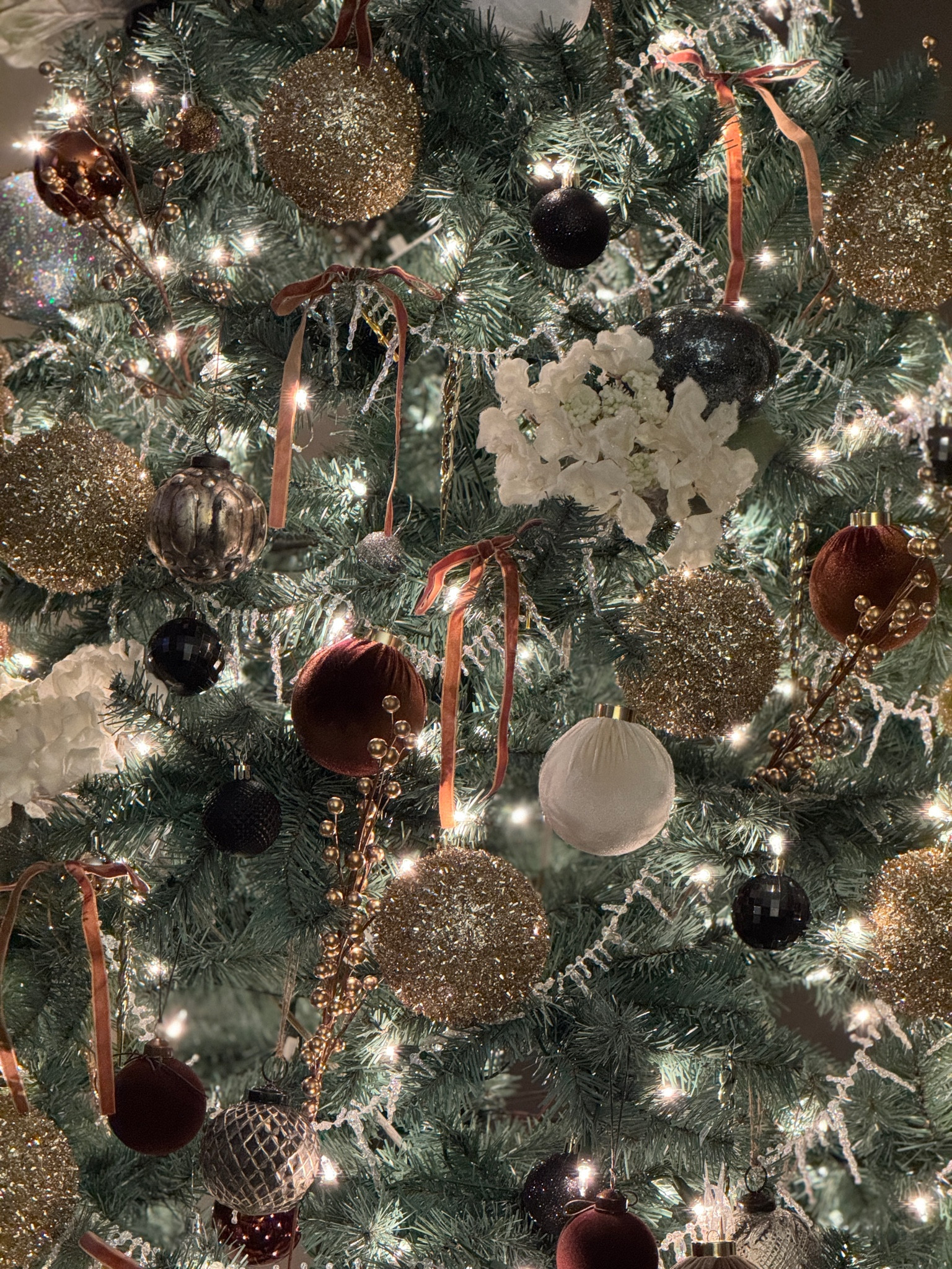 Shop my Christmas tree! With a mix of ornaments, bead stems, and floral picks it has it all. 

Holiday decor
Christmas tree decor
Christmas ornaments 

#LTKSeasonal #LTKHoliday #LTKFindsUnder50