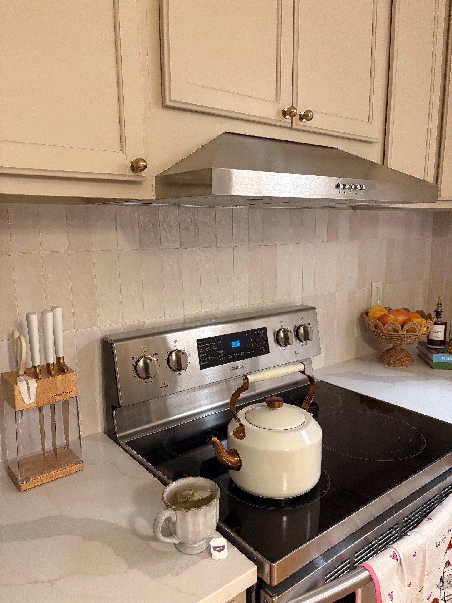 Nighttime tea, a clean kitchen, and soft lighting = my kind of reset 🤍
This cozy January evening is all about slowing down, unwinding, and romanticizing the little rituals. Neutral kitchen decor, a chic tea kettle, and a cozy mug make nighttime tea feel elevated and calm. Perfect for a modern, minimal, cozy home vibe.

#LTKFindsUnder50 #LTKSaleAlert #LTKHome